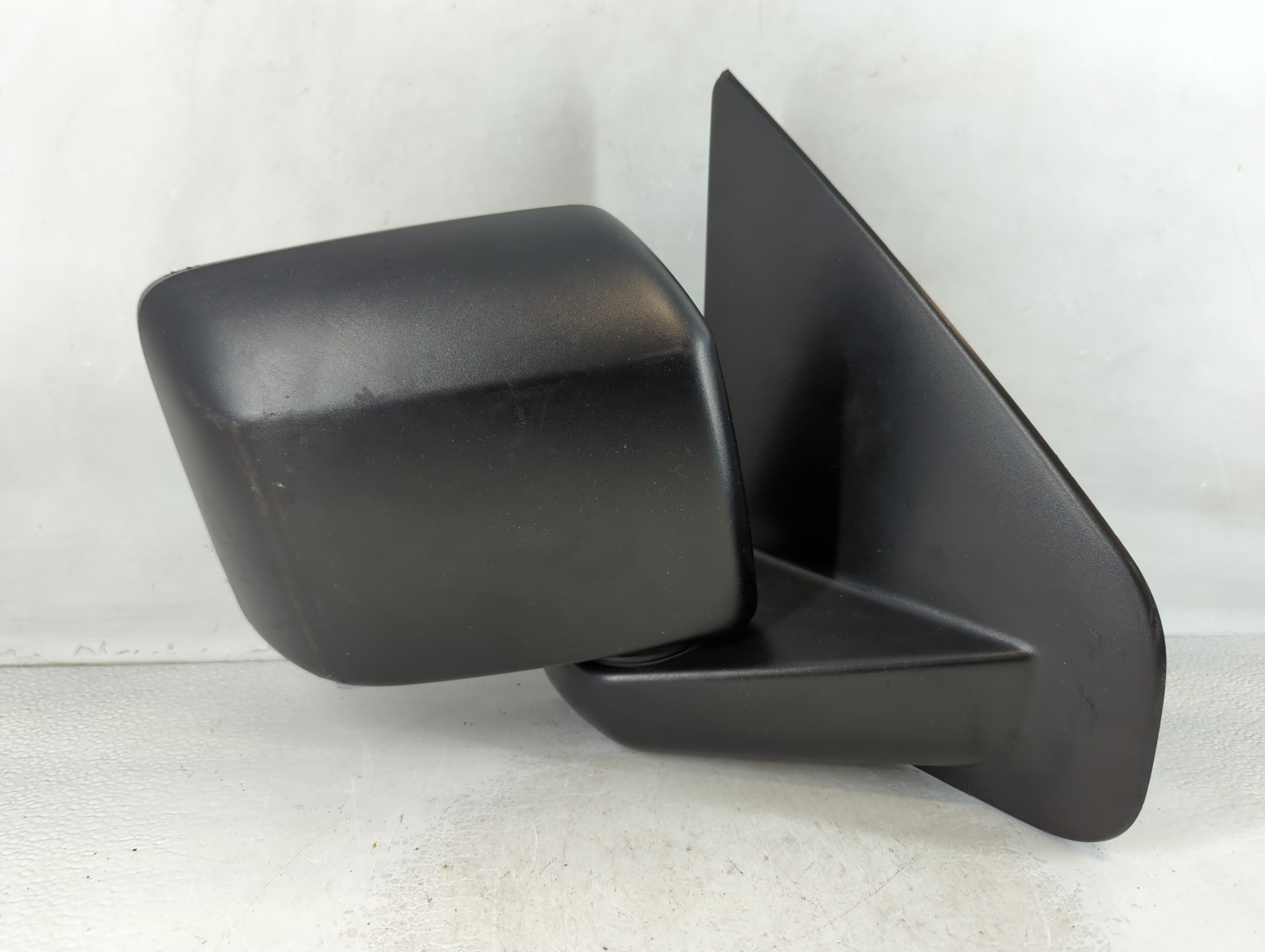 2008 Ford F-150 Passenger Right Side View Manual Door Mirror Black 914818 - Oemusedautoparts1.com
