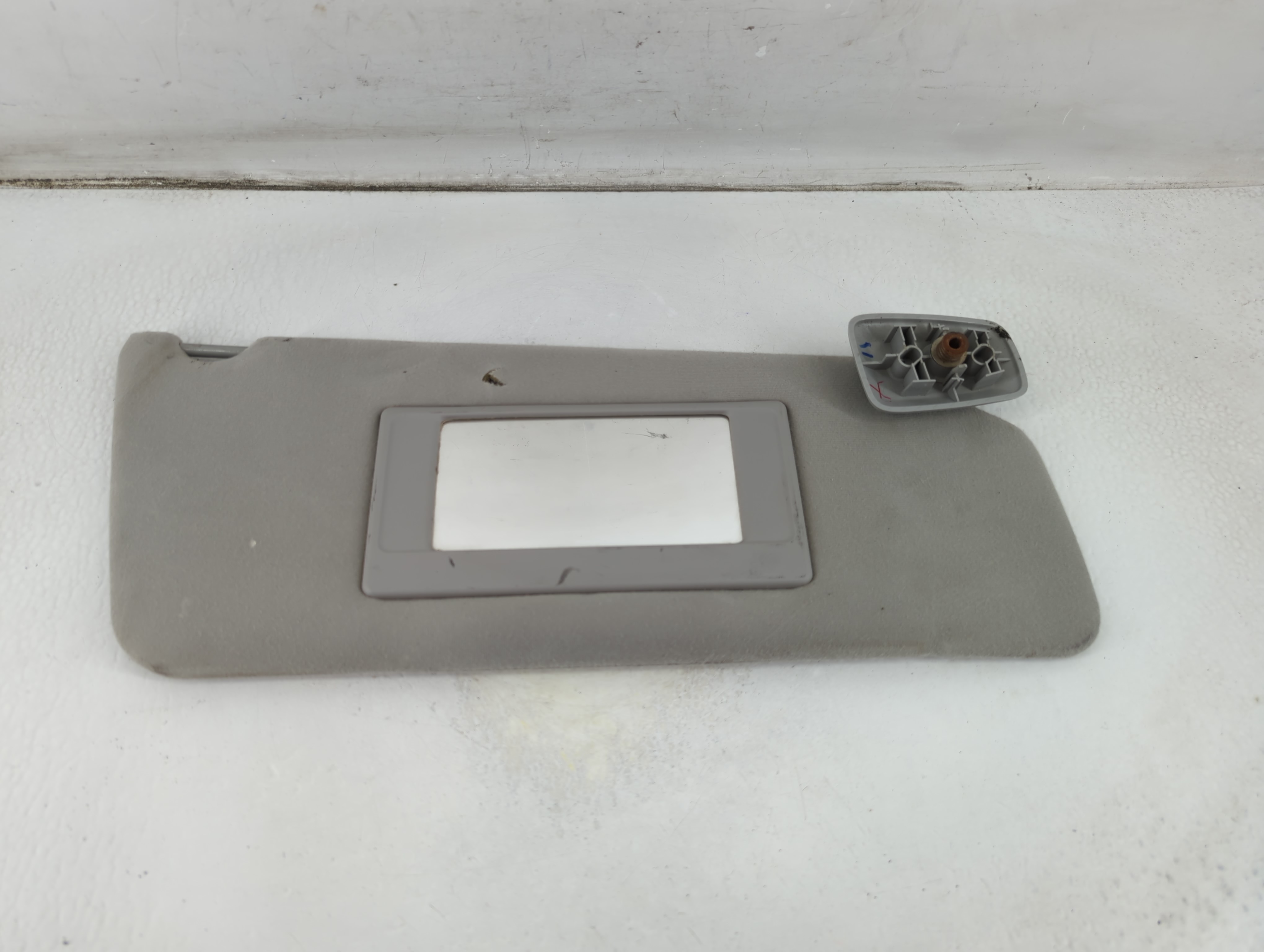 Picture of 2004-2008 Ford F-150 Passenger Sun Visor Mirror Right Sunvisor 914852