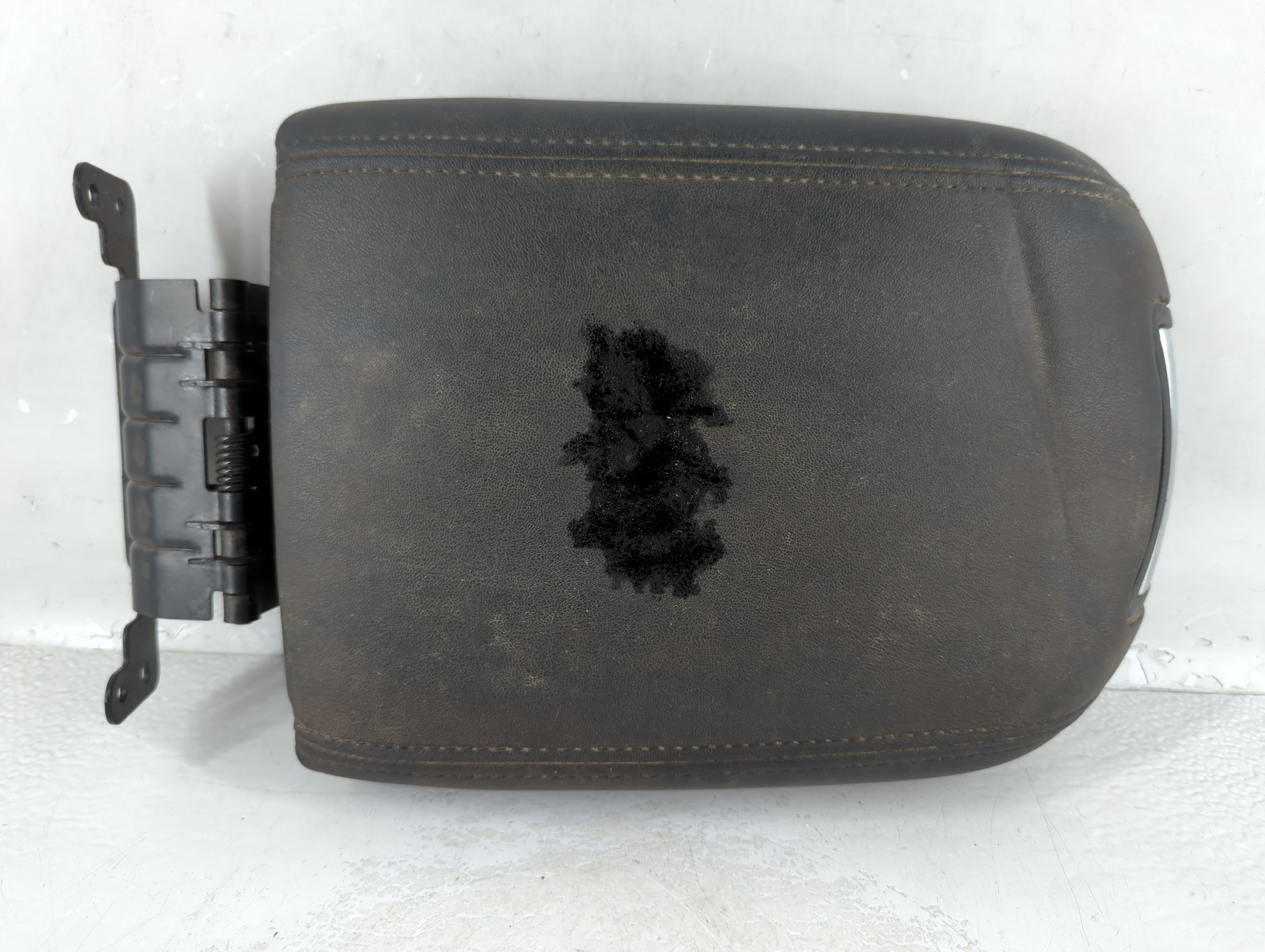 Picture of 2014 Ford Taurus Center Console Armrest Cover Lid Black 915044