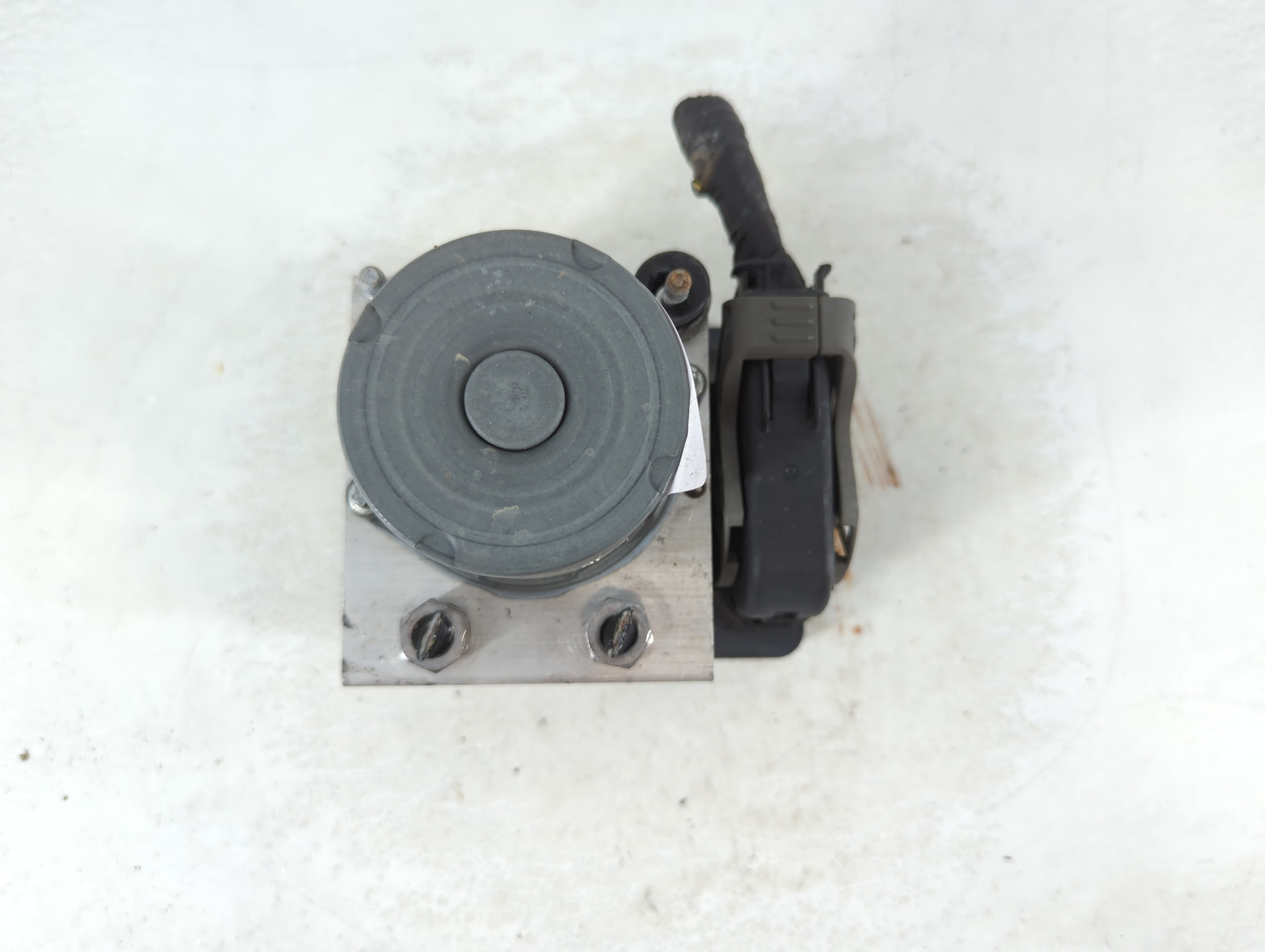 2013-2014 Ford Taurus Abs Pump Control Module 915090 - Oemusedautoparts1.com