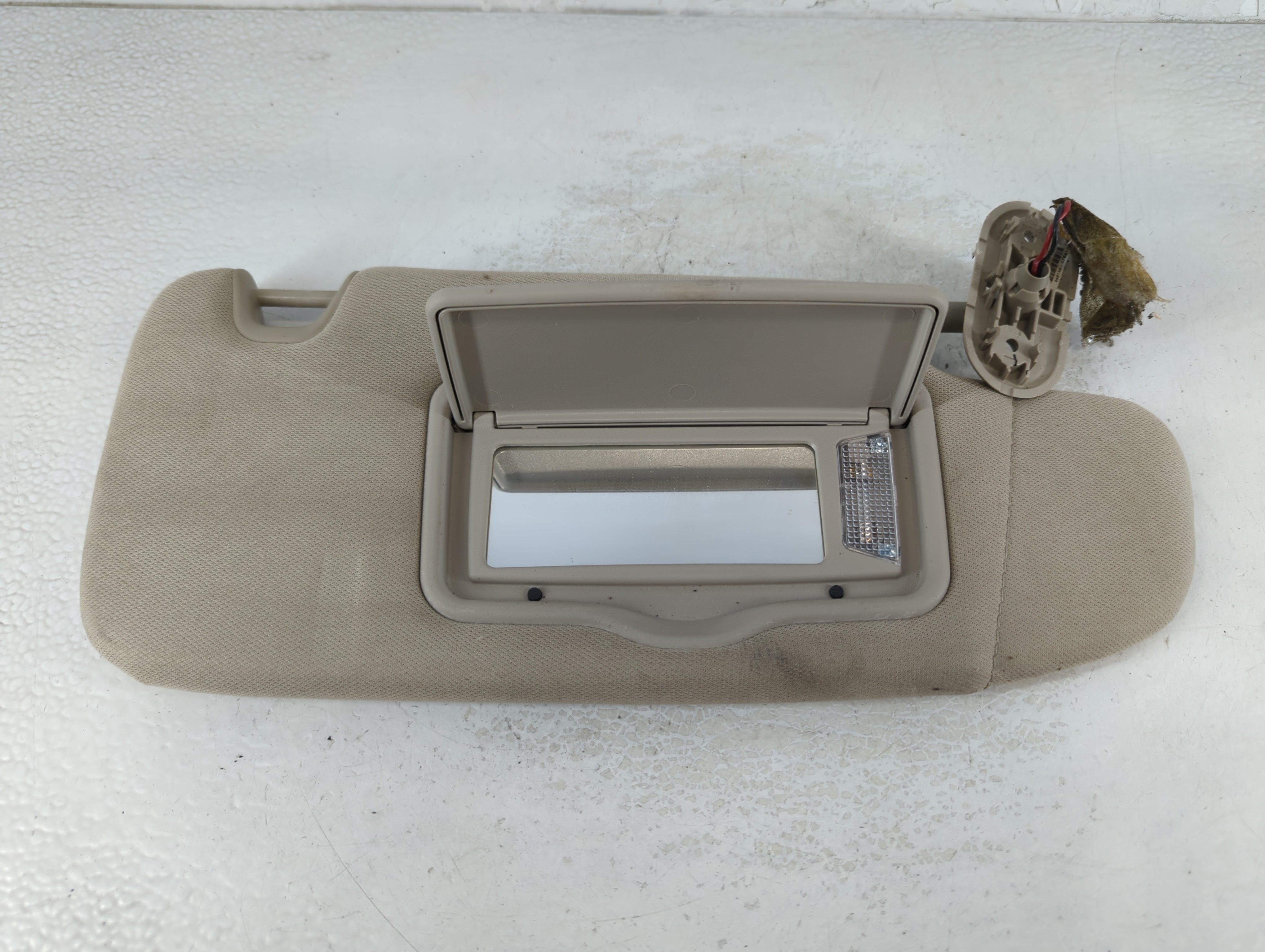 Picture of 2010-2011 Mercury Milan Passenger Sun Visor Mirror Right Sunvisor Grey 915318