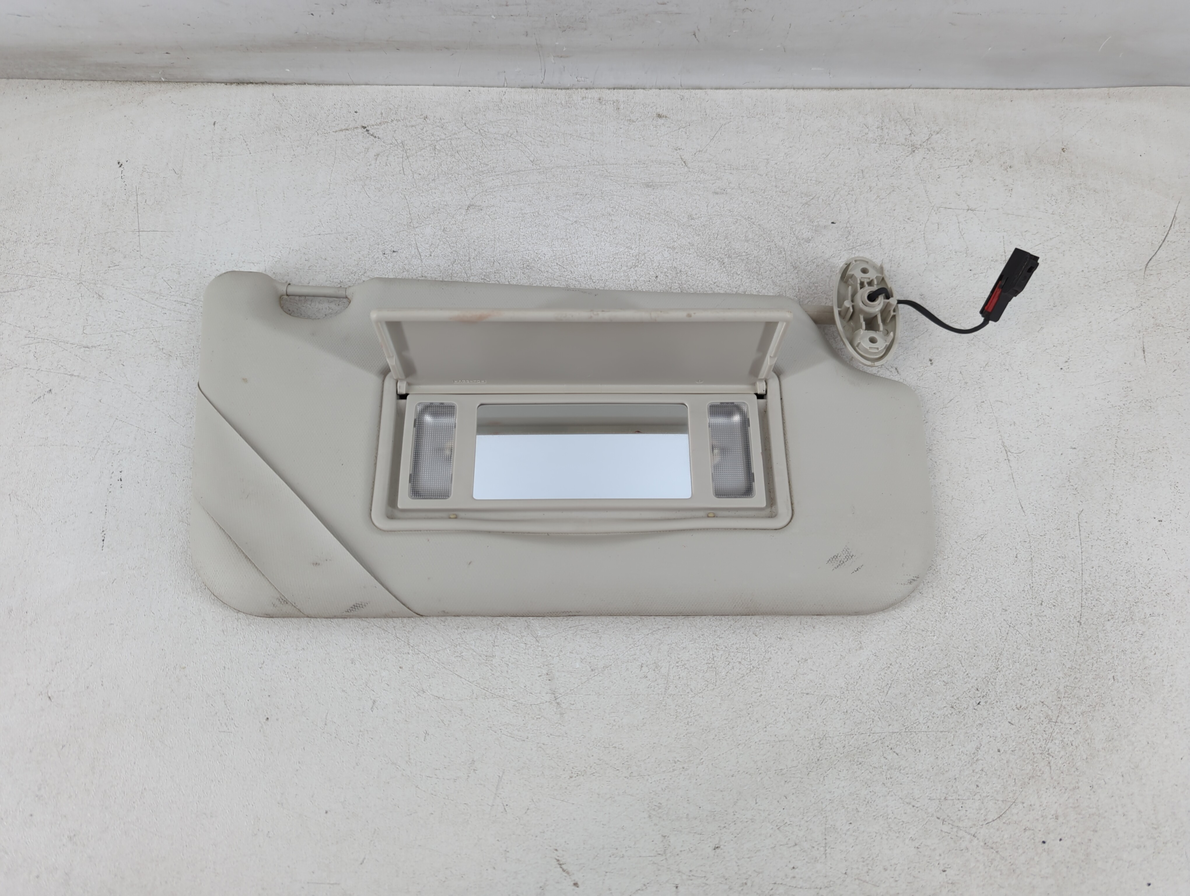 Picture of 2013-2018 Ford Focus Passenger Sun Visor Mirror Right Sunvisor Light Grey 915385