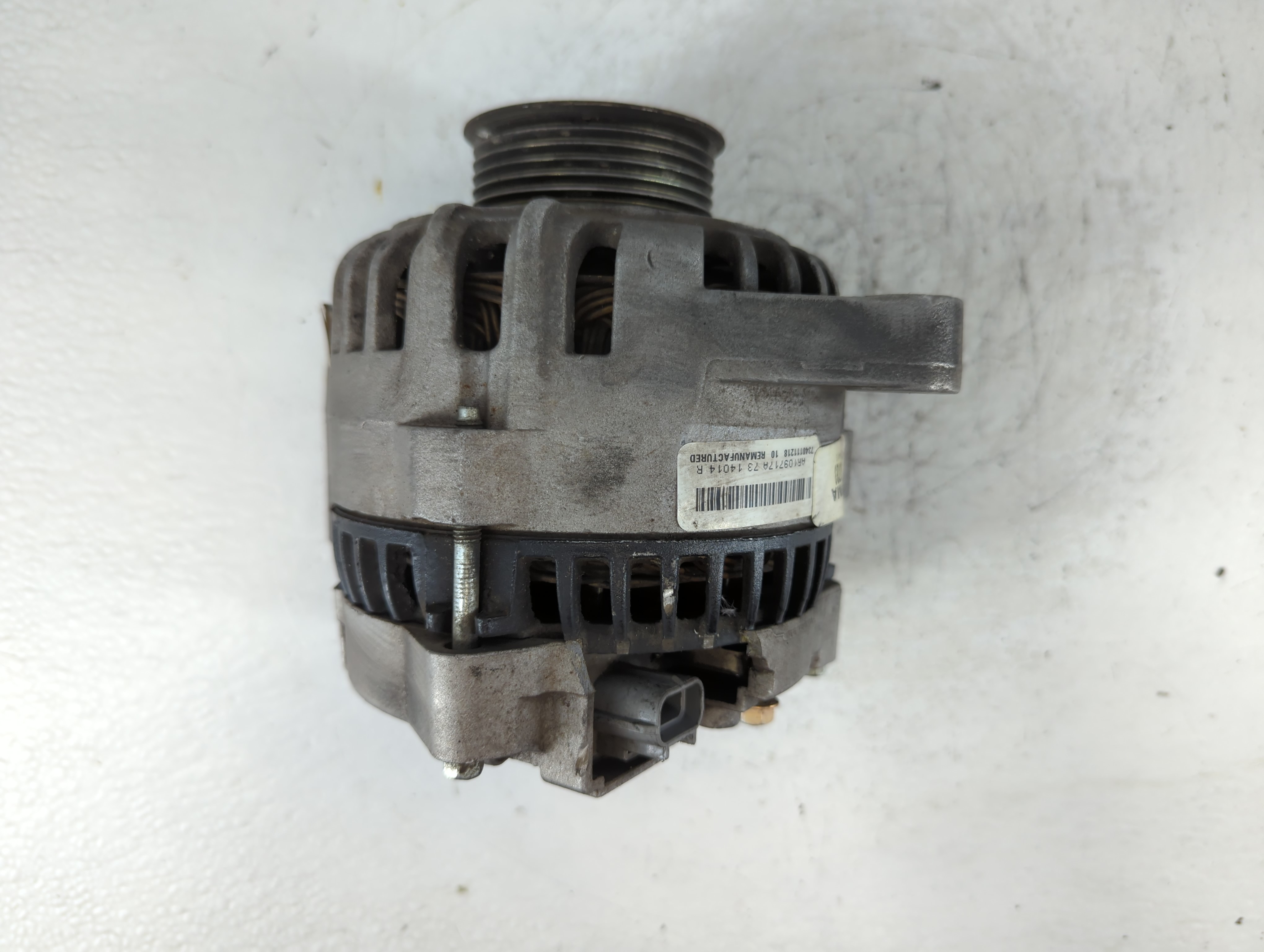 2001-2004 Ford Mustang Alternator Generator Charging Assembly Engine Oem 915677 - Oemusedautoparts1.com