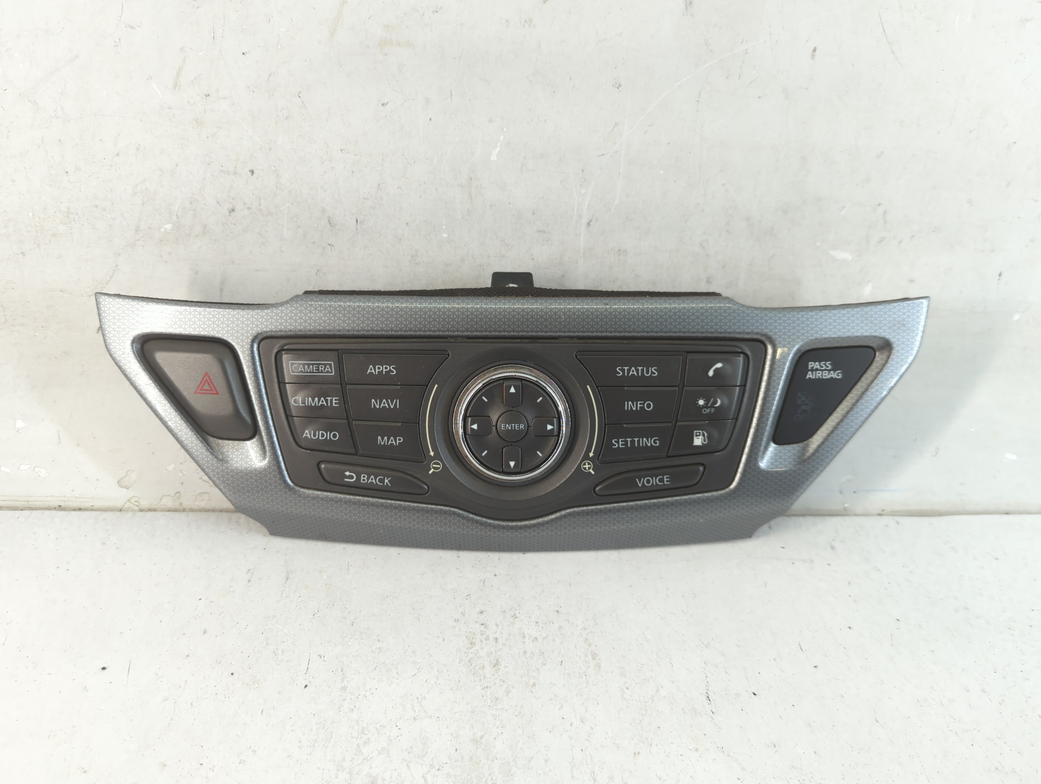 Picture of 2018-2020 Nissan Pathfinder Am Fm Cd Player Radio Receiver 915680