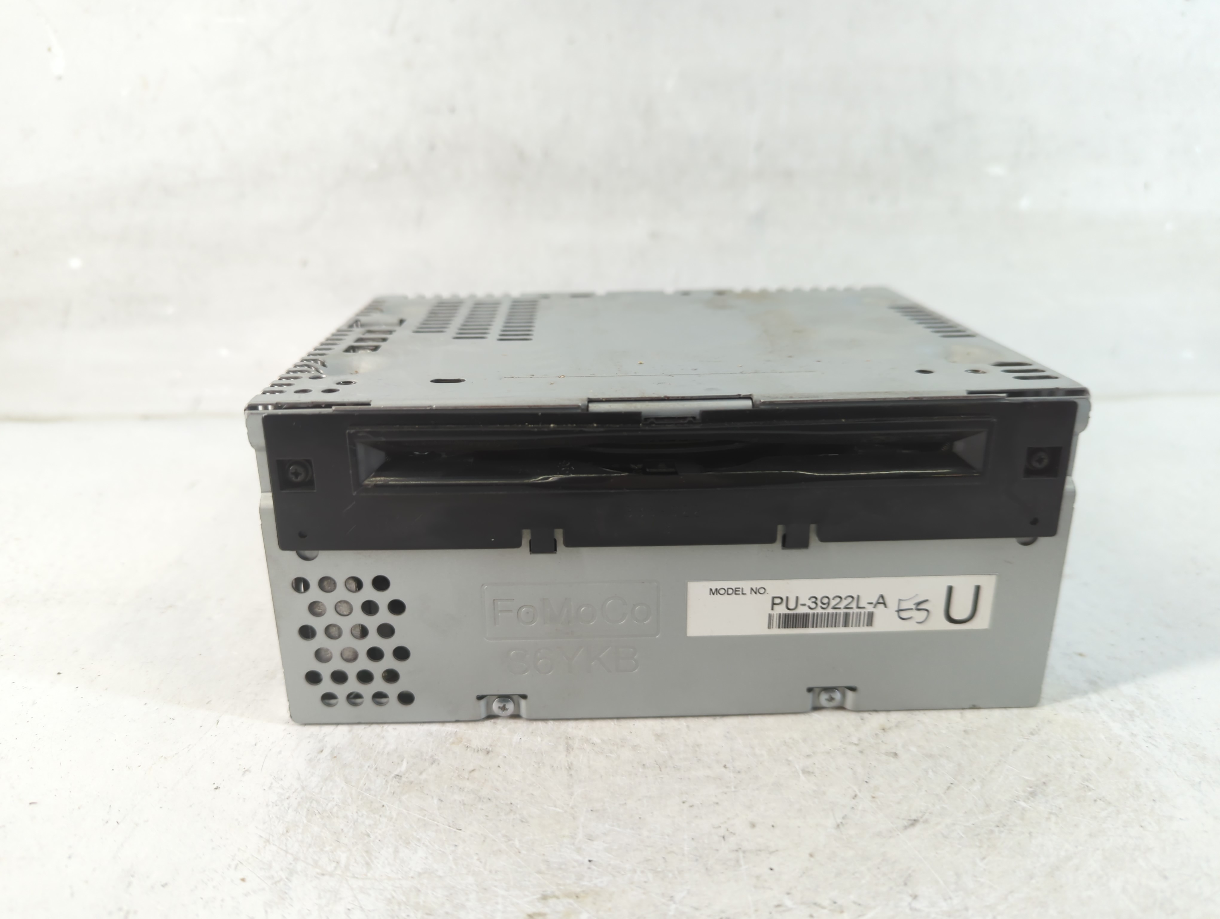 2016-2017 Ford Explorer Am Fm Cd Player Radio Receiver 915684 - Oemusedautoparts1.com