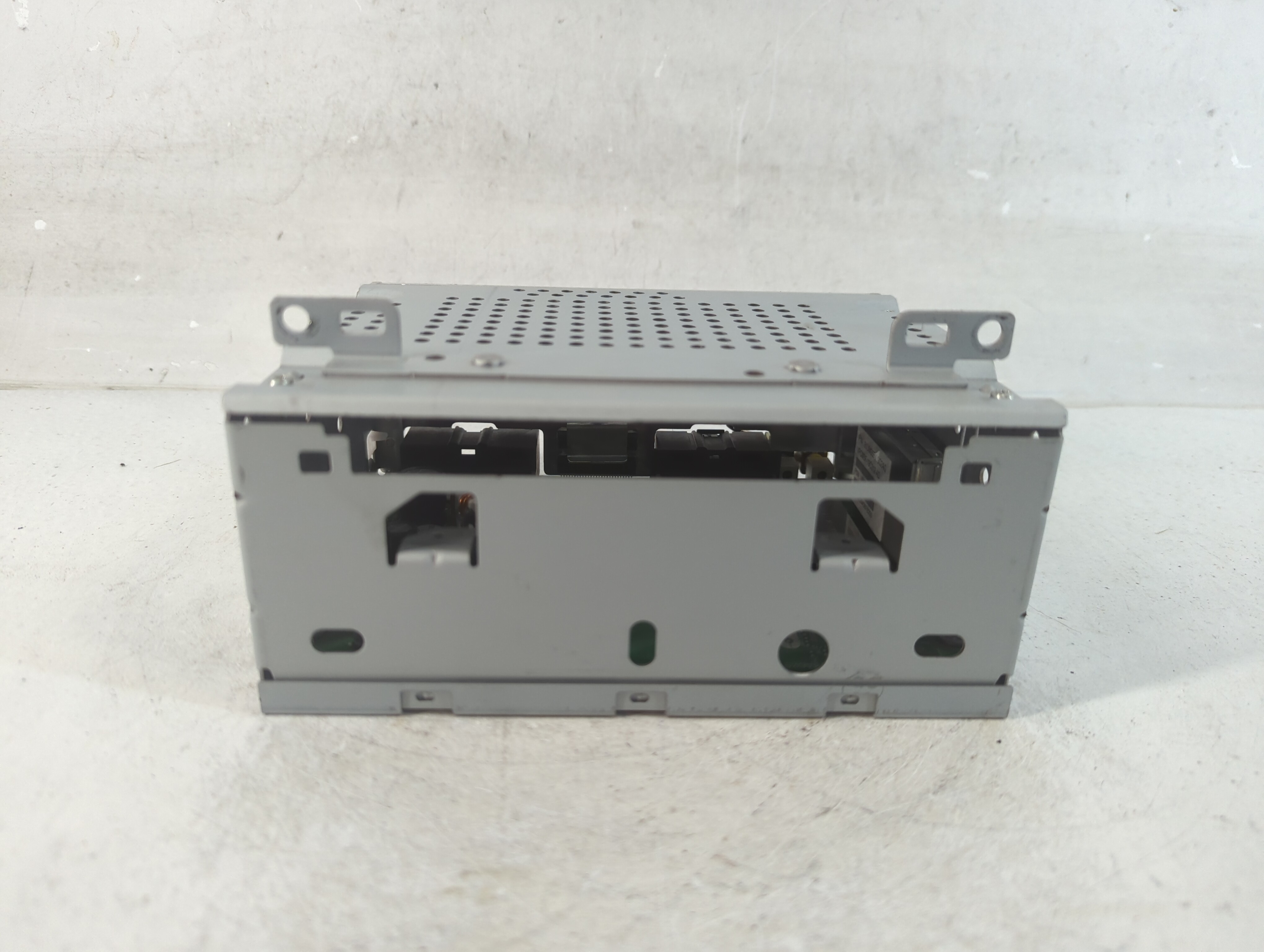 2018-2018 Ford Focus Am Fm Cd Player Radio Receiver 915694 - Oemusedautoparts1.com