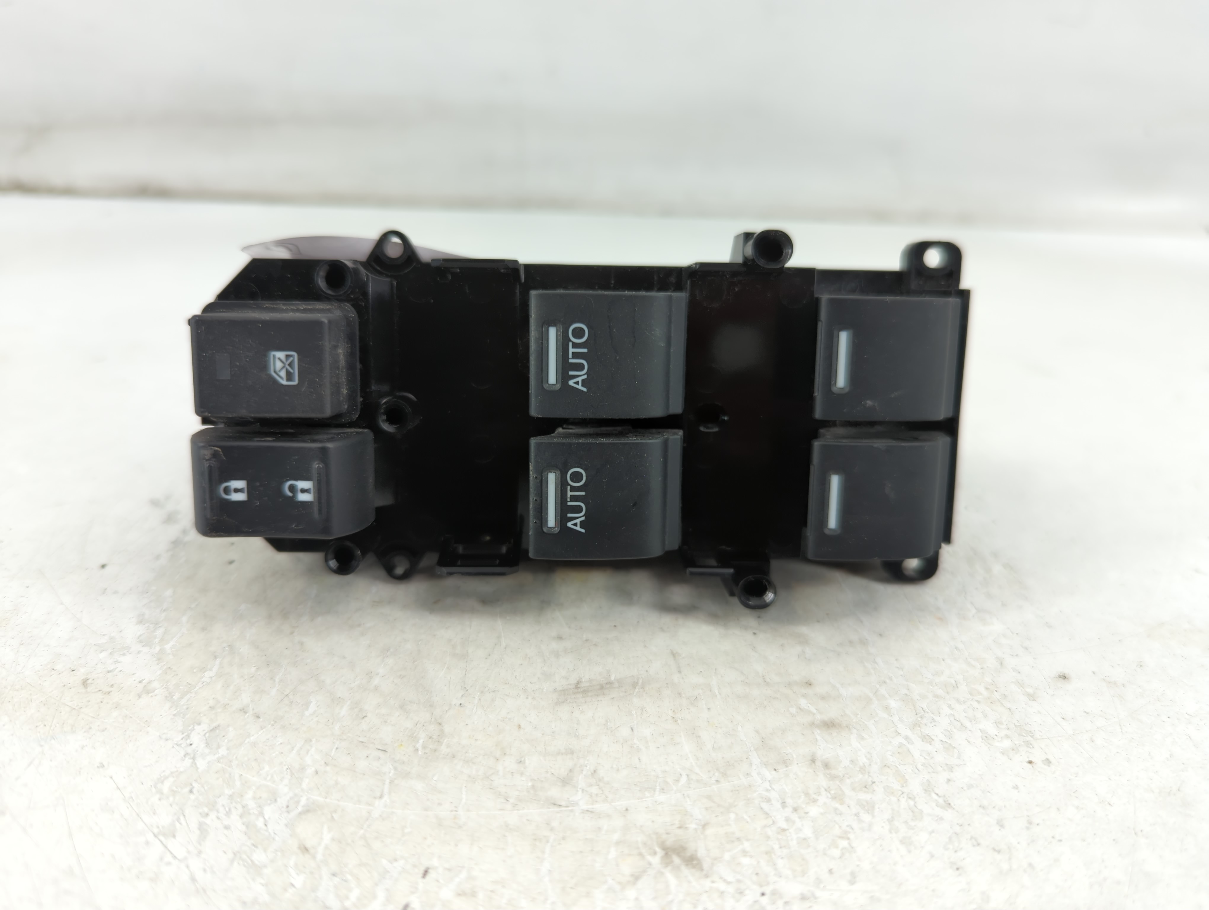 Picture of 2017-2022 Honda Ridgeline Driver Left Door Master Power Window Switch 915697