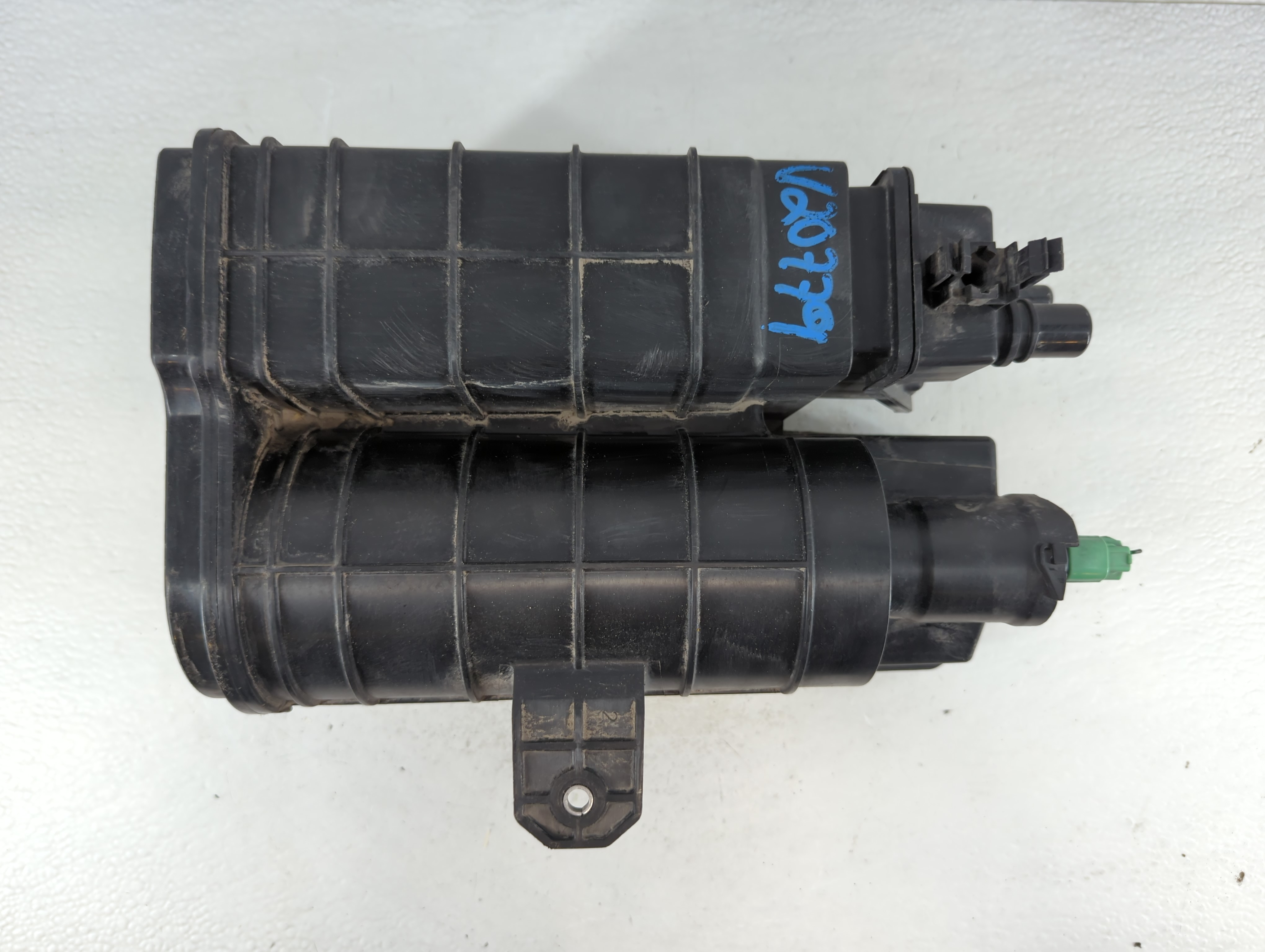 2014 Honda Accord Fuel Vapor Charcoal Canister 915724 - Oemusedautoparts1.com