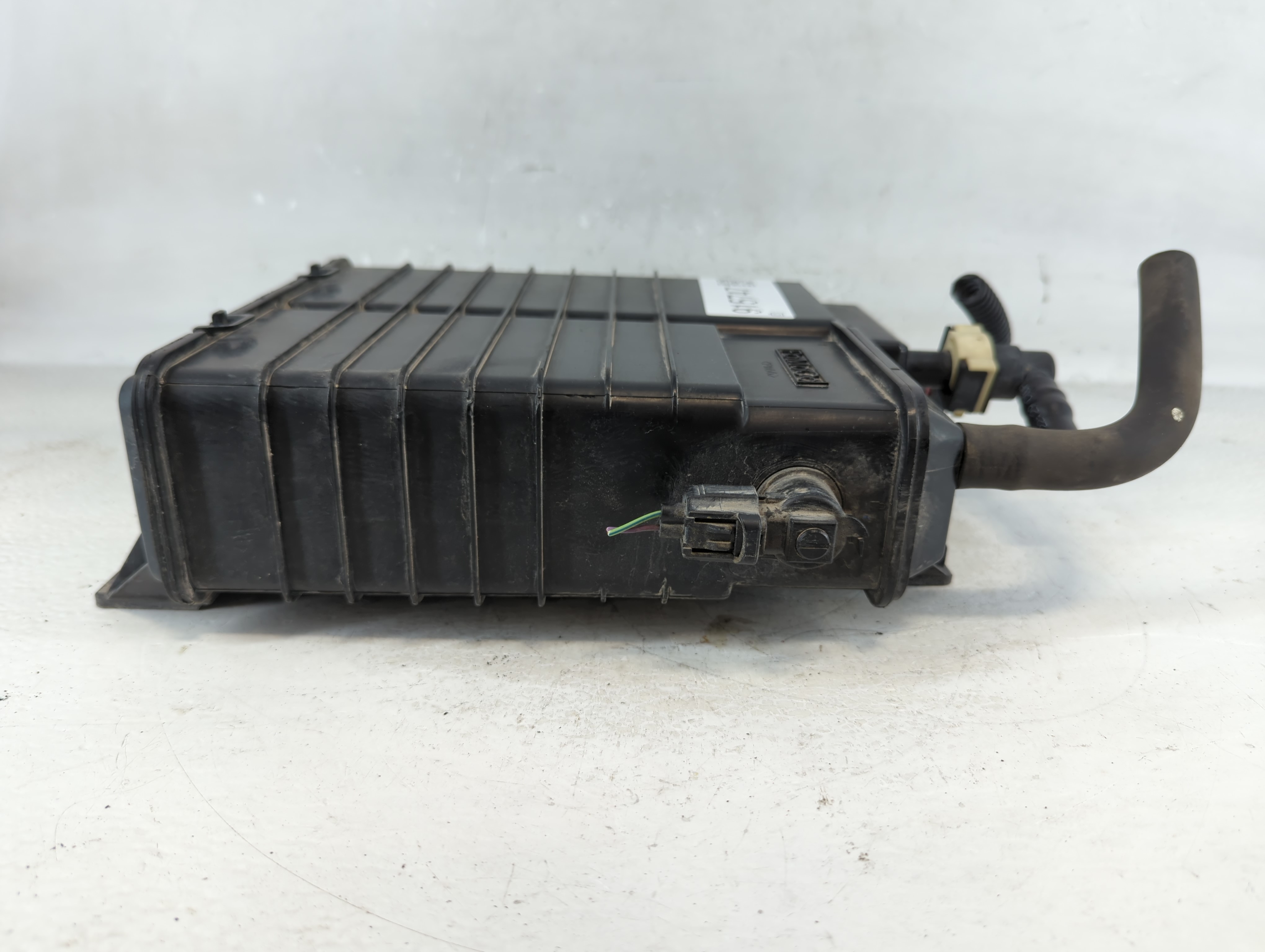 Picture of 2010 Ford Mustang Fuel Vapor Charcoal Canister 915747