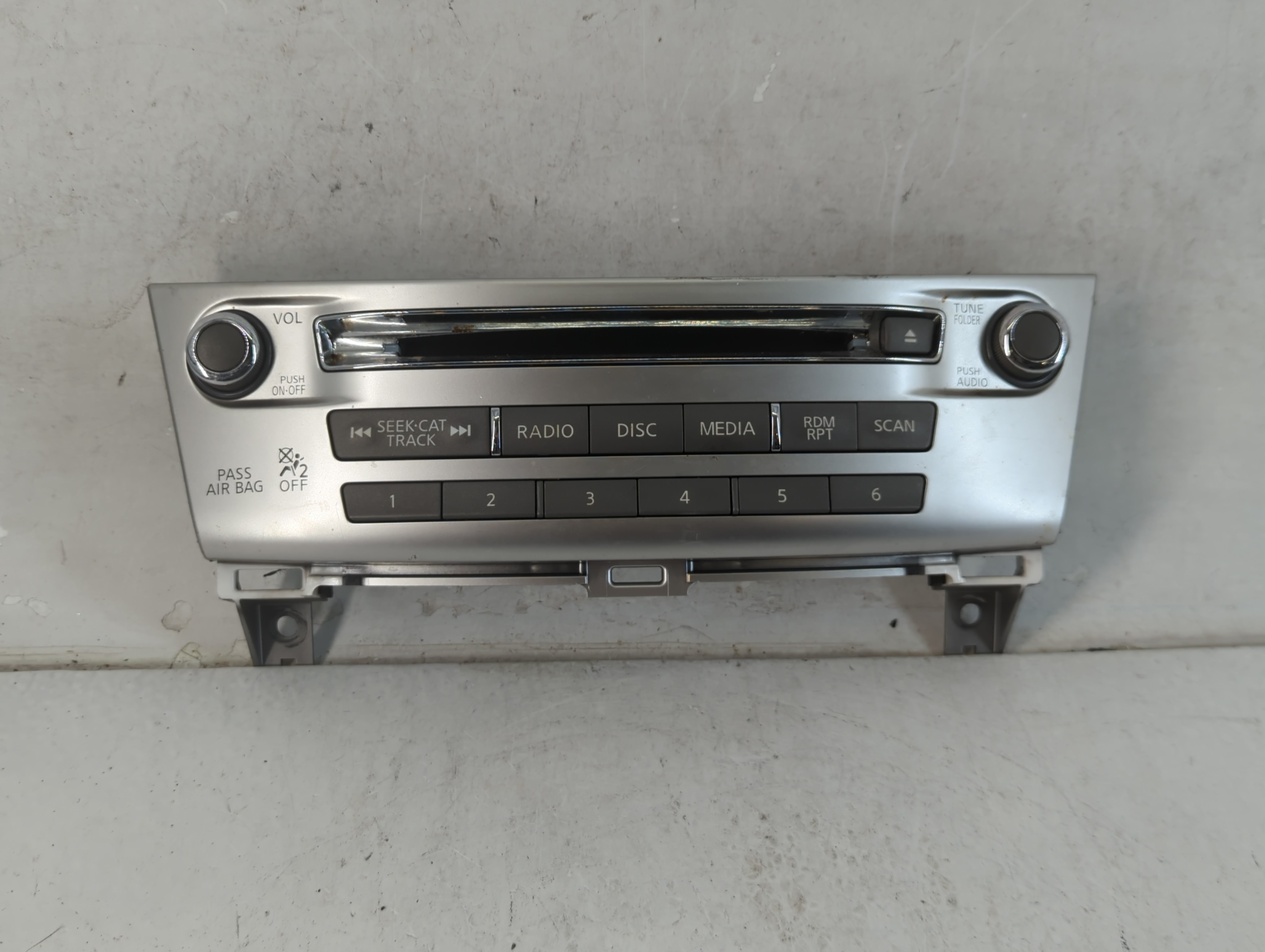 2017-2020 Infiniti Qx60 Am Fm Cd Player Radio Receiver 915754 - Oemusedautoparts1.com