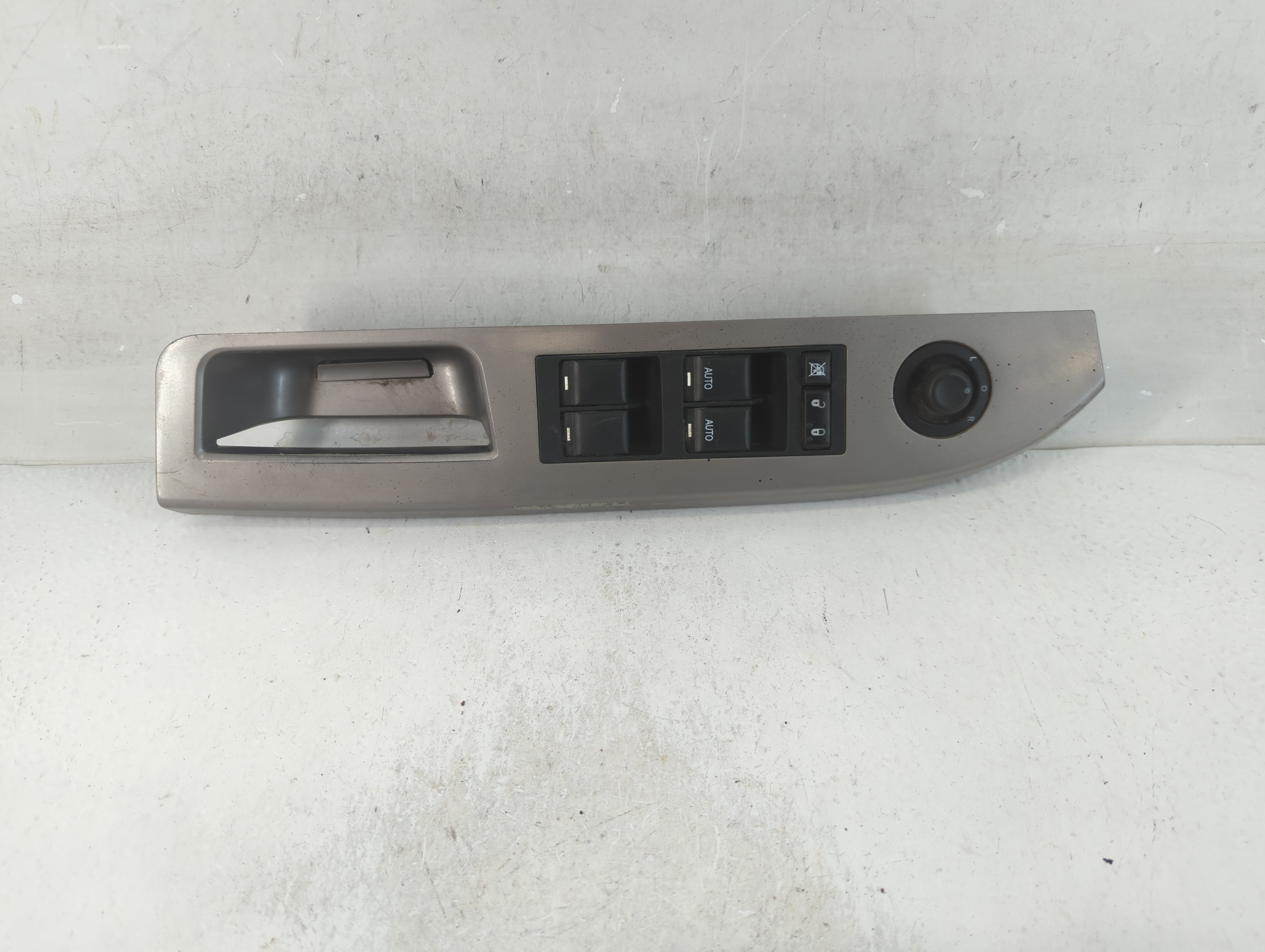 2008-2010 Chrysler Sebring Driver Left Door Master Power Window Switch 915791 - Oemusedautoparts1.com