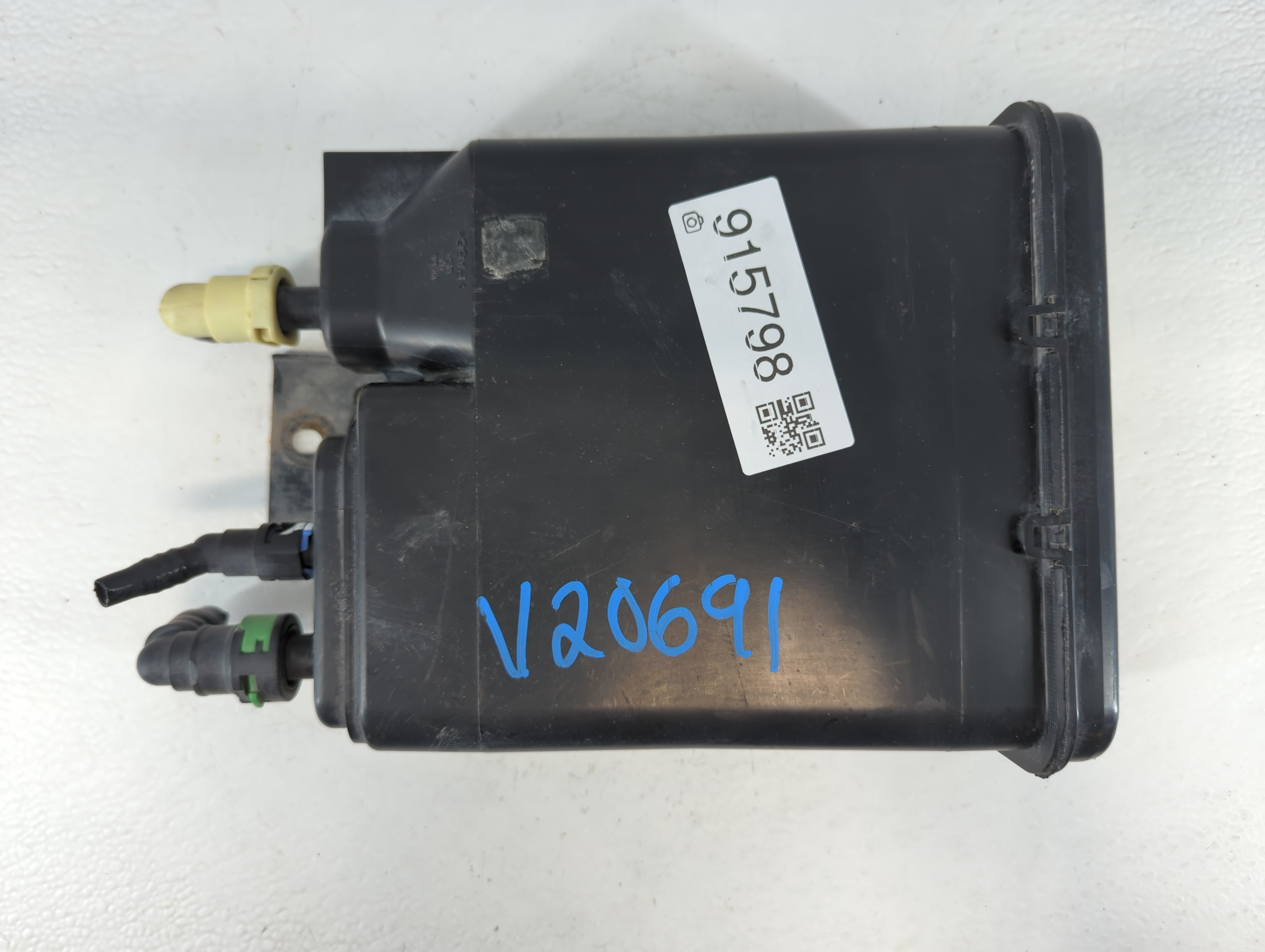 2015 Chevrolet Silverado 1500 Fuel Vapor Charcoal Canister 915798 - Oemusedautoparts1.com