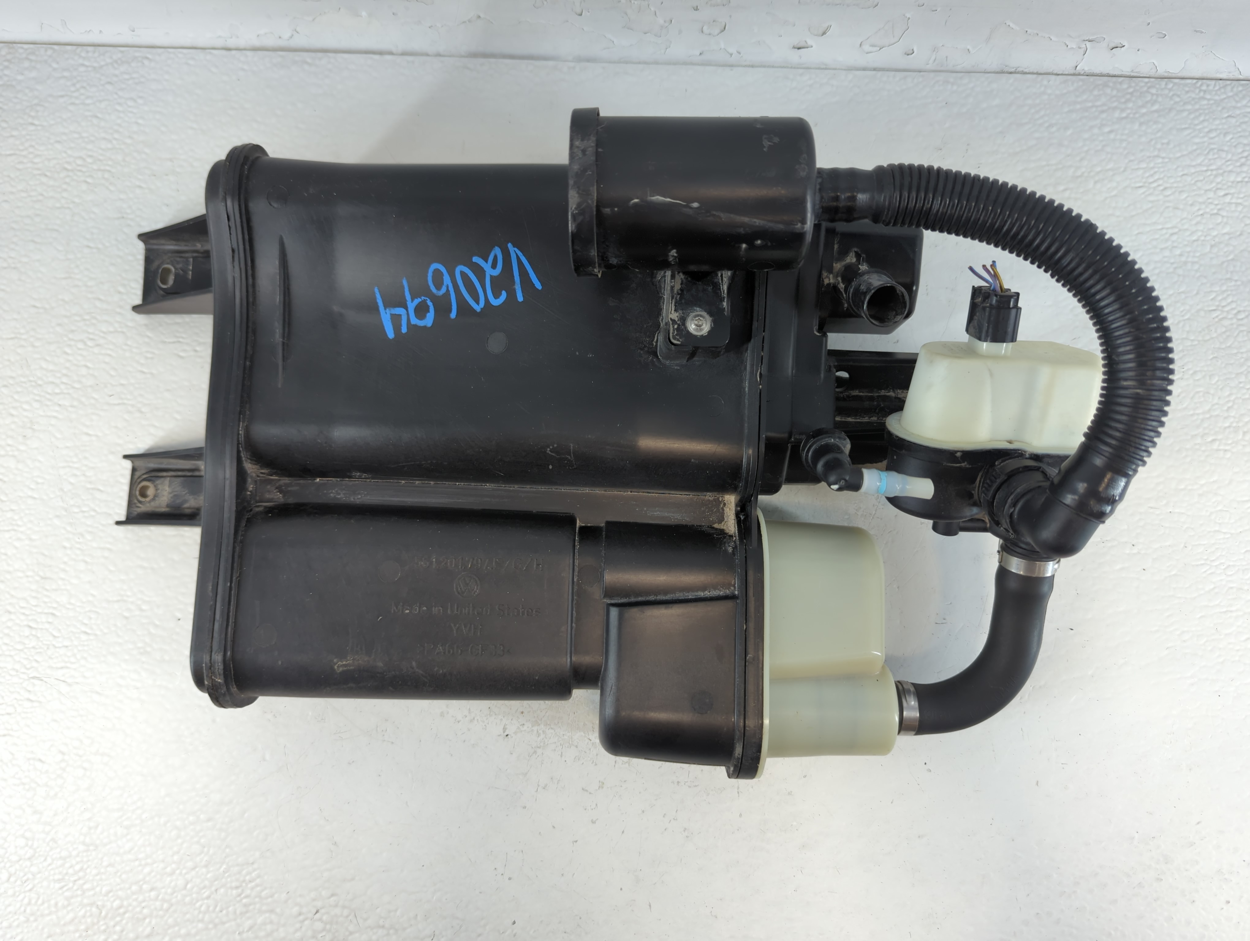 2015 Volkswagen Passat Fuel Vapor Charcoal Canister 915800 - Oemusedautoparts1.com