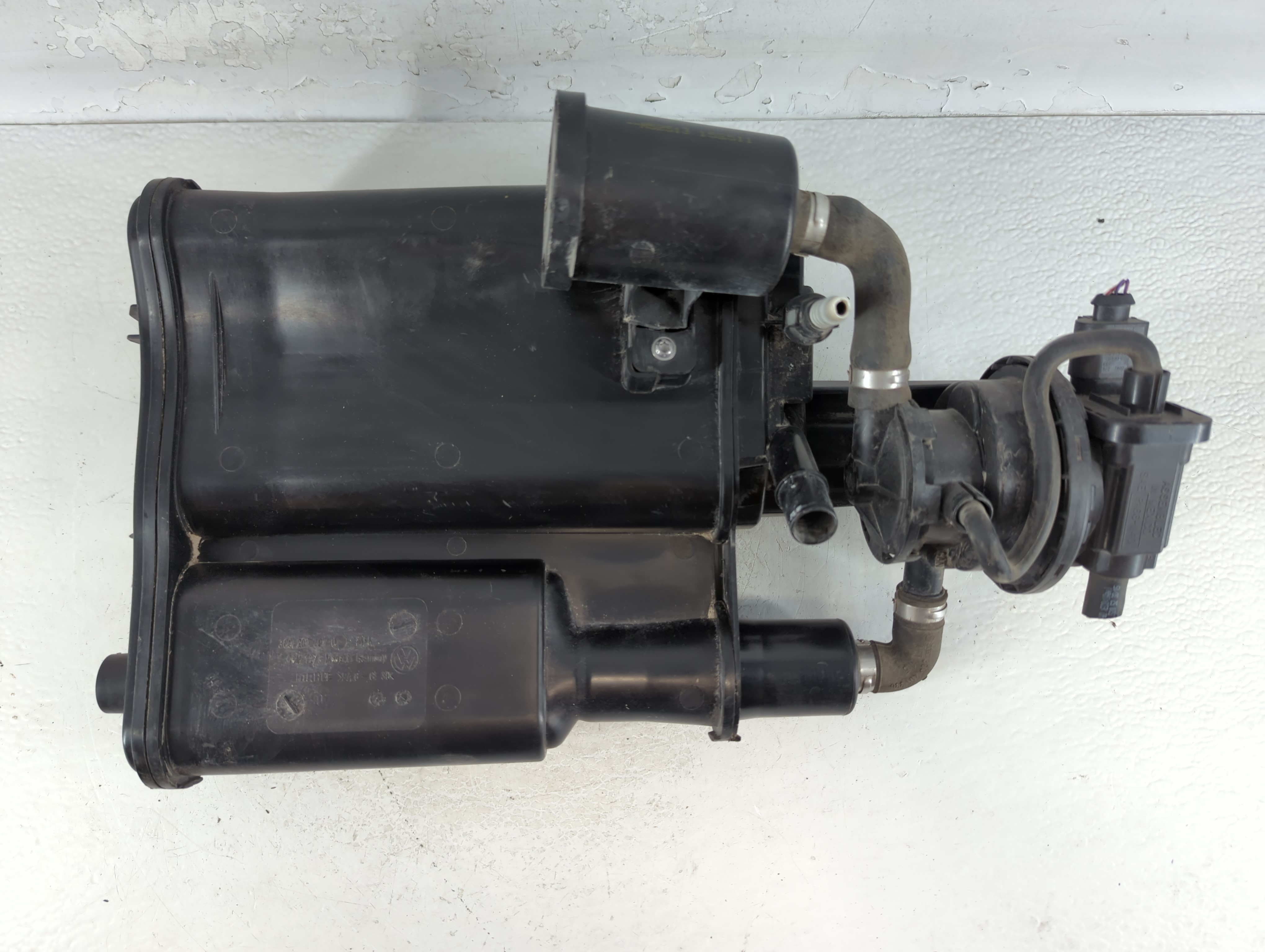 2016 Volkswagen Tiguan Fuel Vapor Charcoal Canister 915820 - Oemusedautoparts1.com