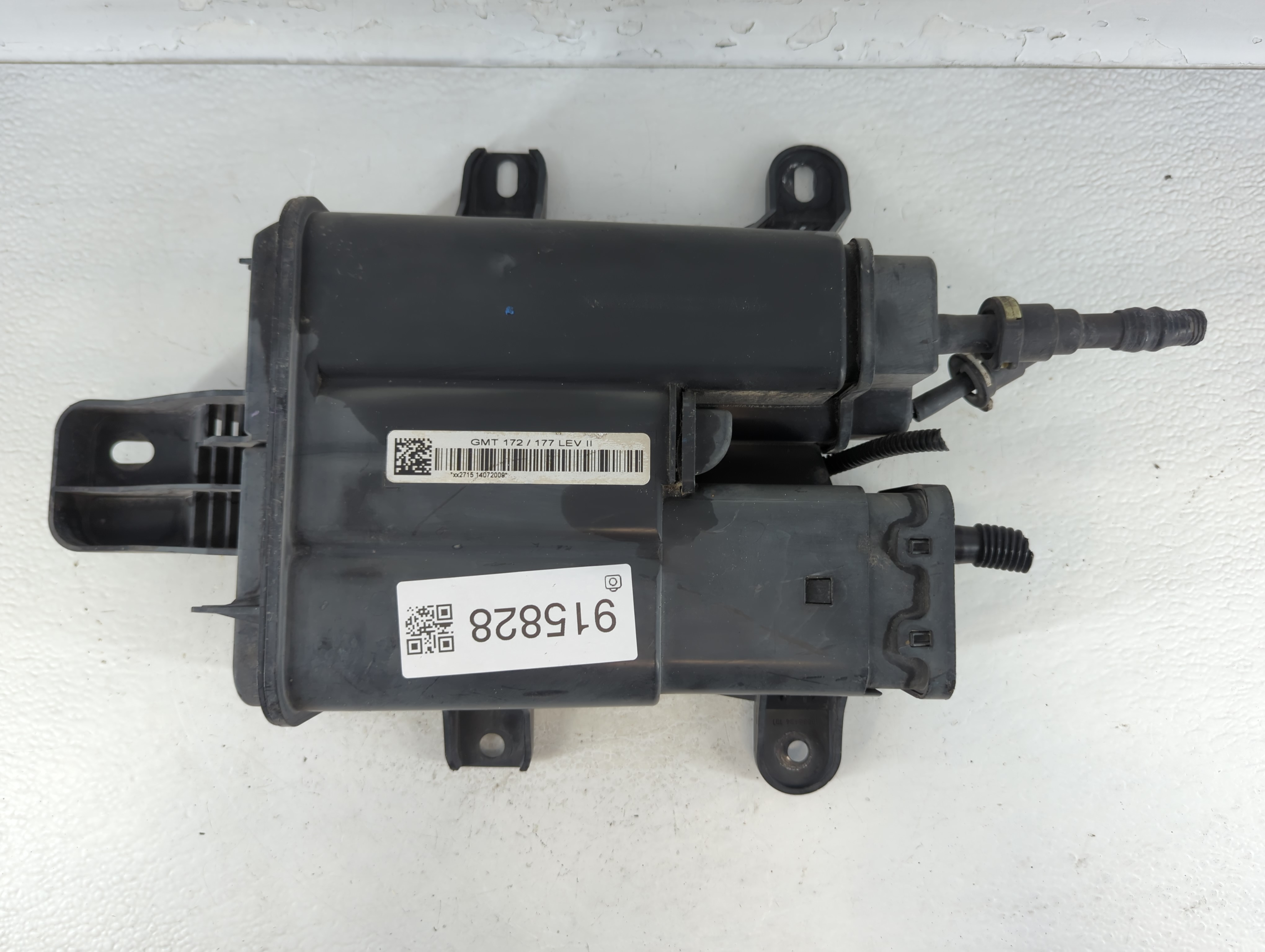 2010 Chevrolet Equinox Fuel Vapor Charcoal Canister 915828 - Oemusedautoparts1.com