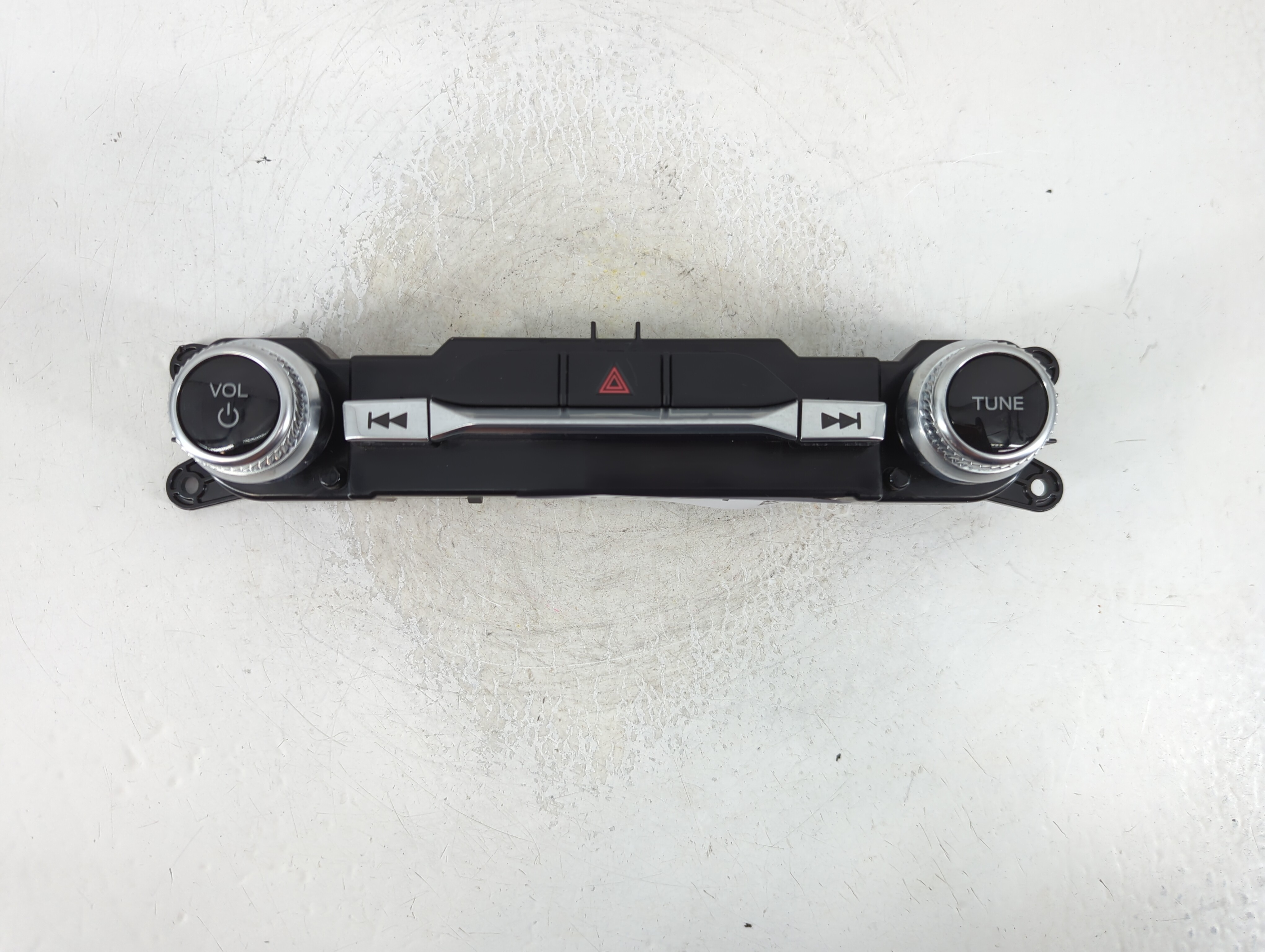 2020-2020 Ford Explorer Am Fm Cd Player Radio Receiver 915831 - Oemusedautoparts1.com