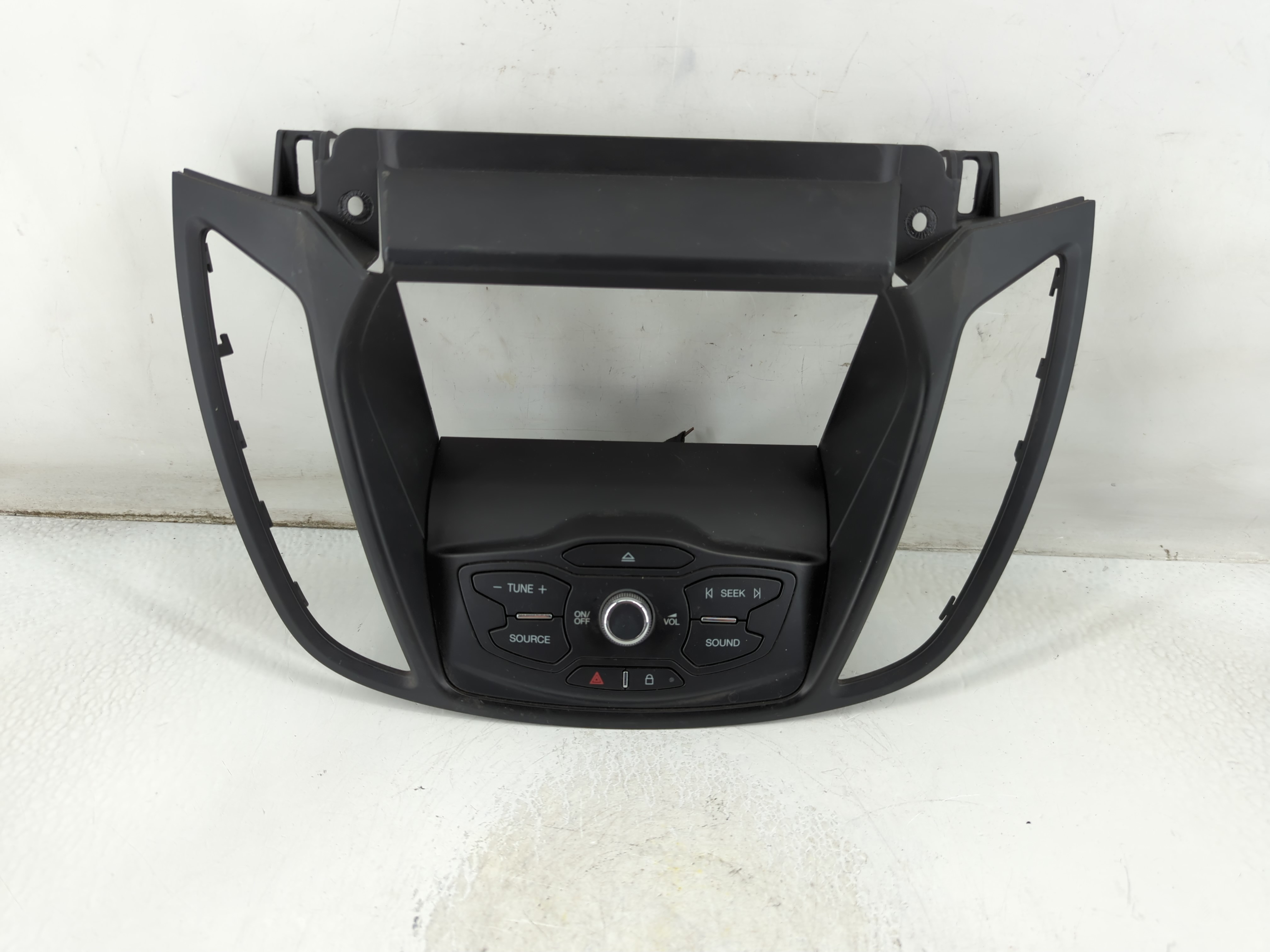 2013-2016 Ford Escape Am Fm Cd Player Radio Receiver 915834 - Oemusedautoparts1.com