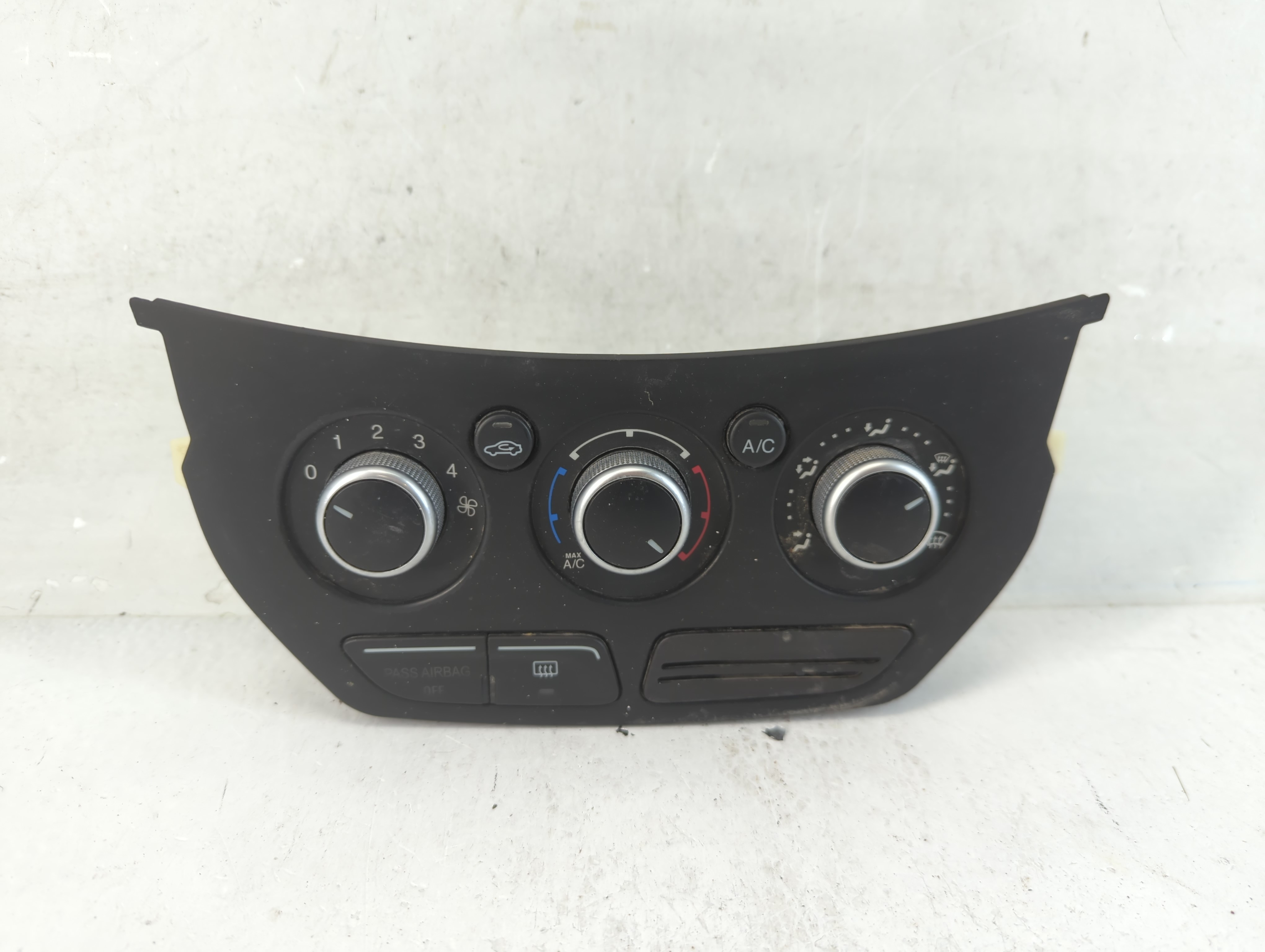 2013-2016 Ford Escape Ac Heater Climate Control Cj5t-19980-ck 915858 - Oemusedautoparts1.com