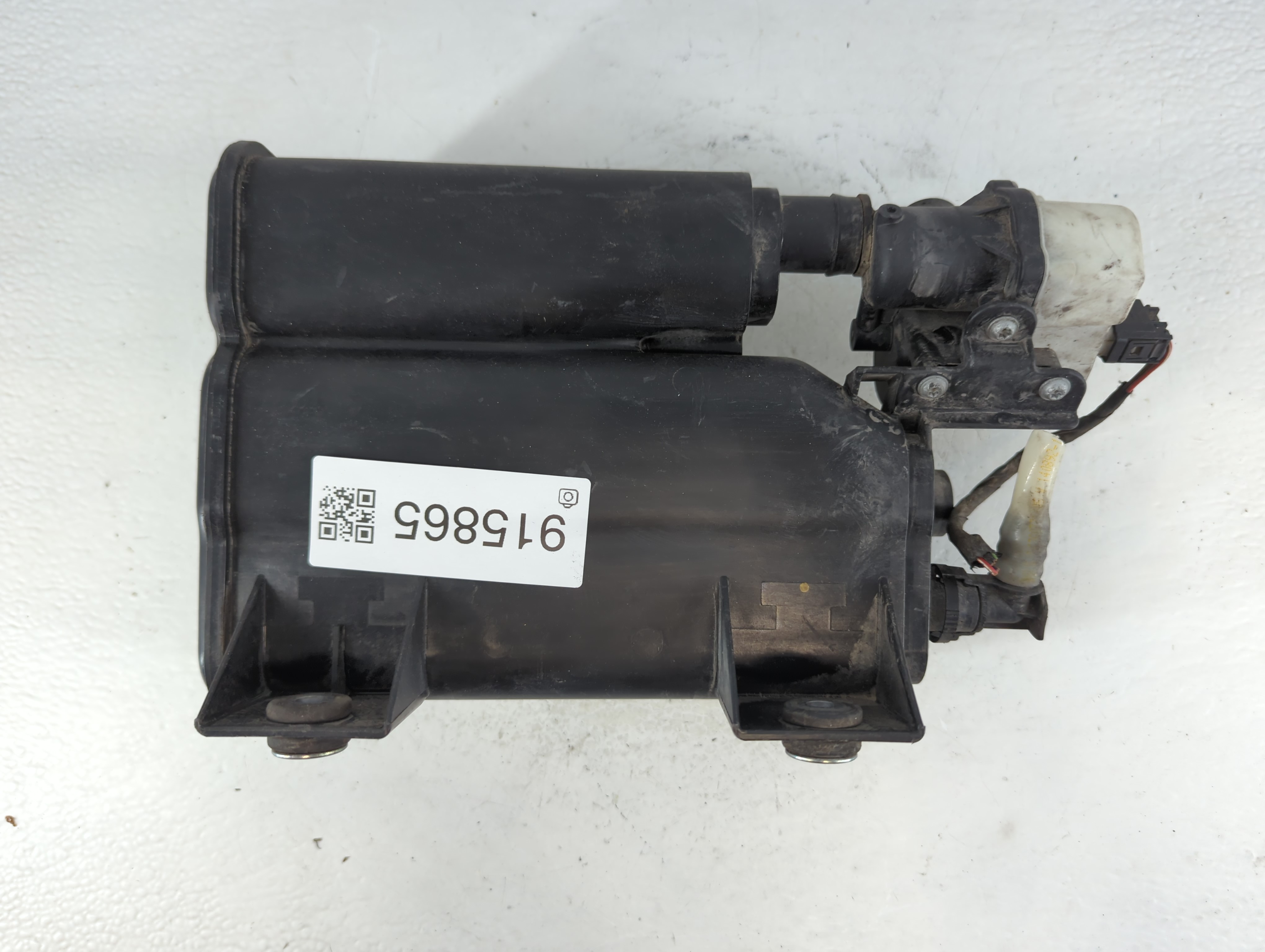 2008 Bmw 550i Fuel Vapor Charcoal Canister 915865 - Oemusedautoparts1.com
