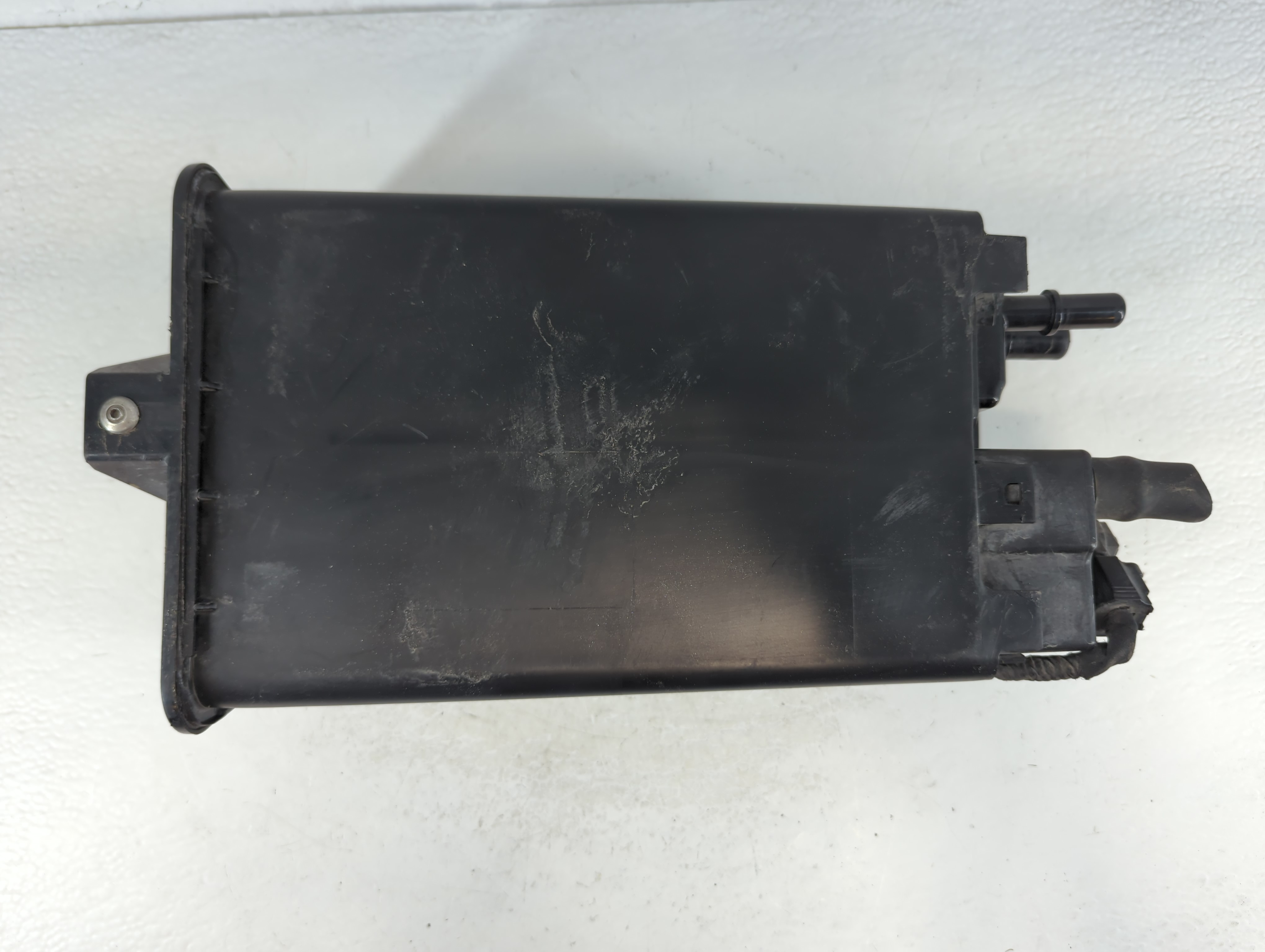 2014 Ford Explorer Fuel Vapor Charcoal Canister 915909 - Oemusedautoparts1.com