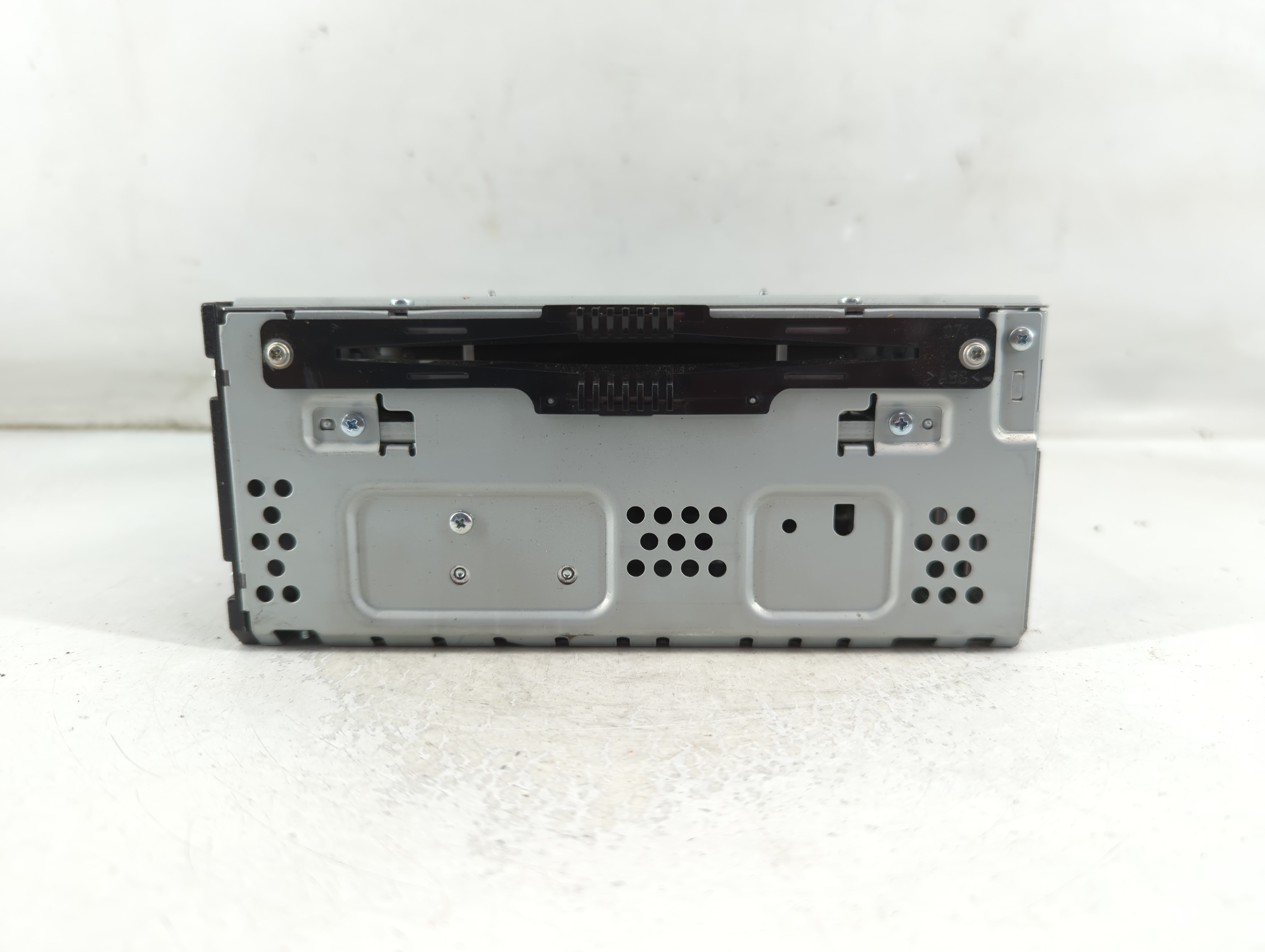 2015-2018 Ford Edge Am Fm Cd Player Radio Receiver 915926 - Oemusedautoparts1.com