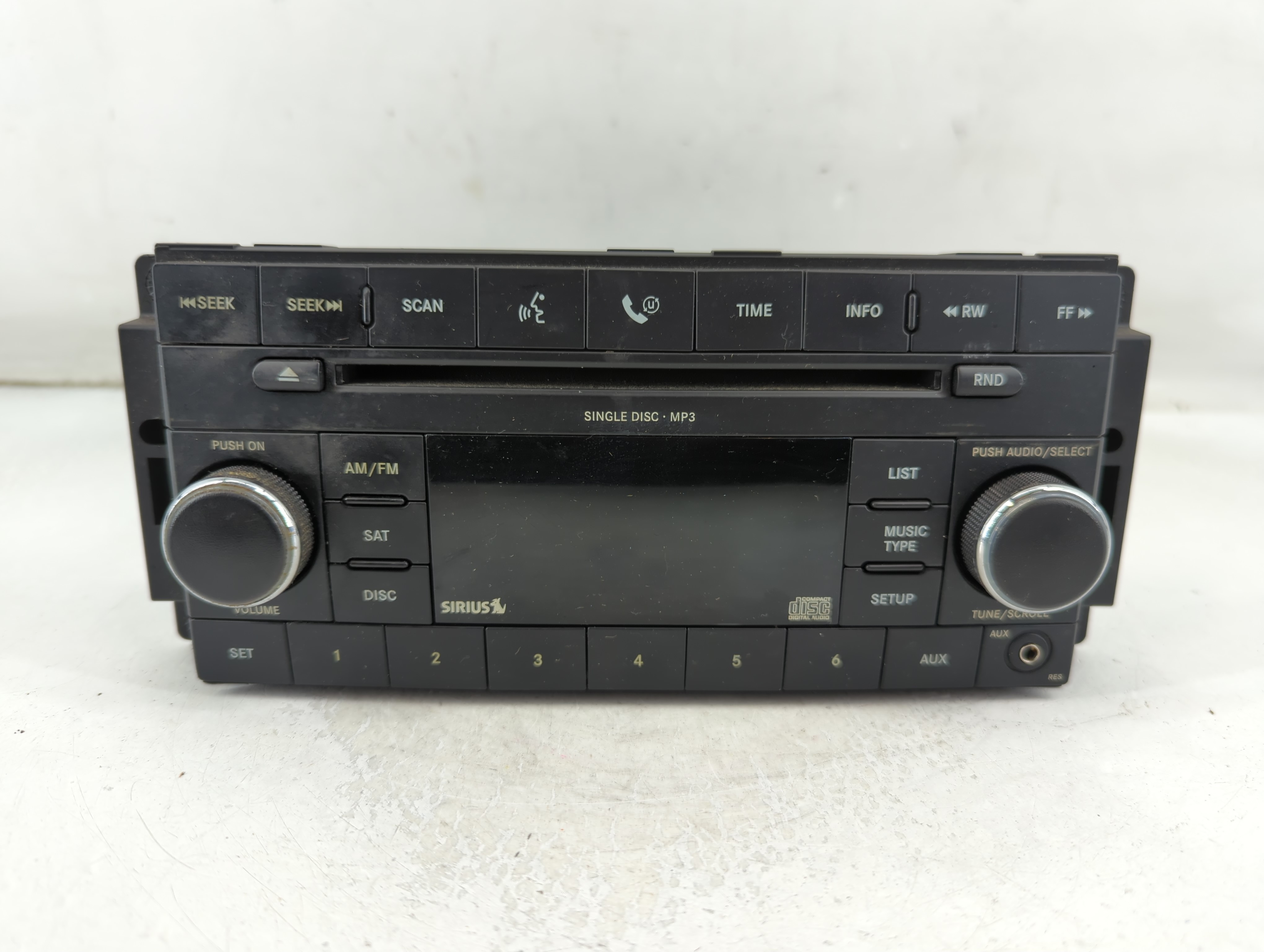 2008-2008 Jeep Grand Cherokee Am Fm Cd Player Radio Receiver 915930 - Oemusedautoparts1.com