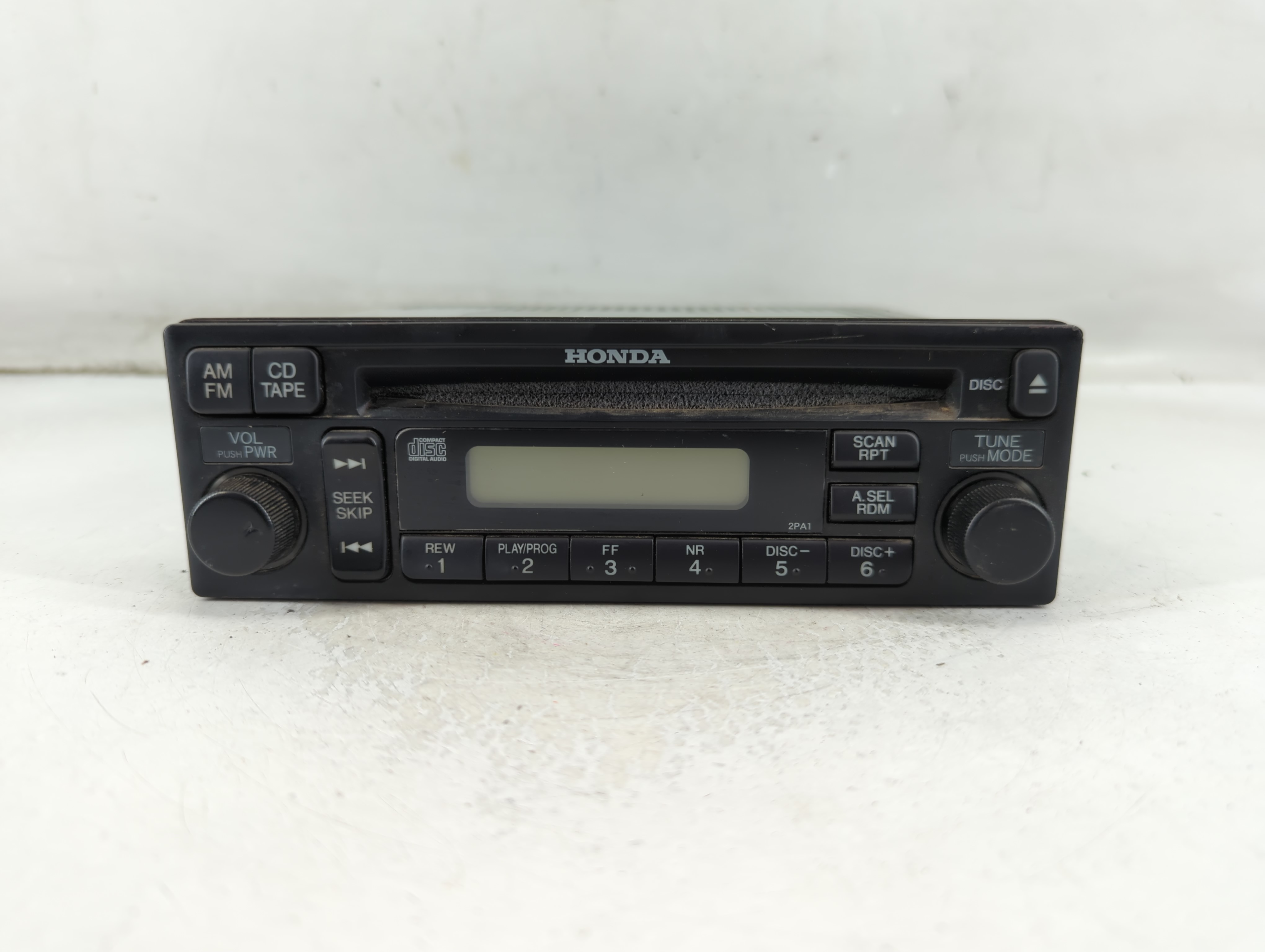 2001-2002 Honda Accord Am Fm Cd Player Radio Receiver 915932 - Oemusedautoparts1.com