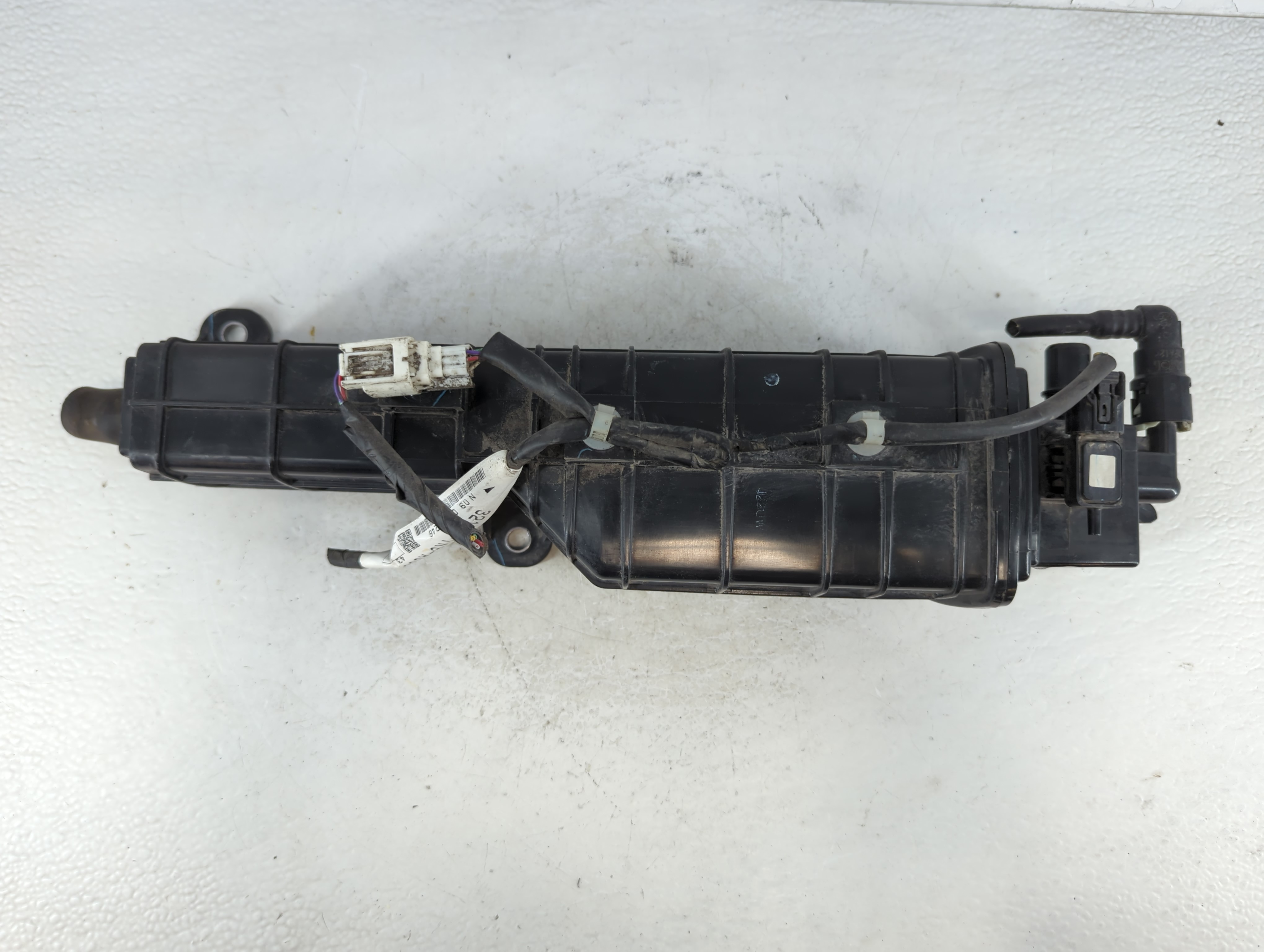 2009 Honda Fit Fuel Vapor Charcoal Canister 915938 - Oemusedautoparts1.com