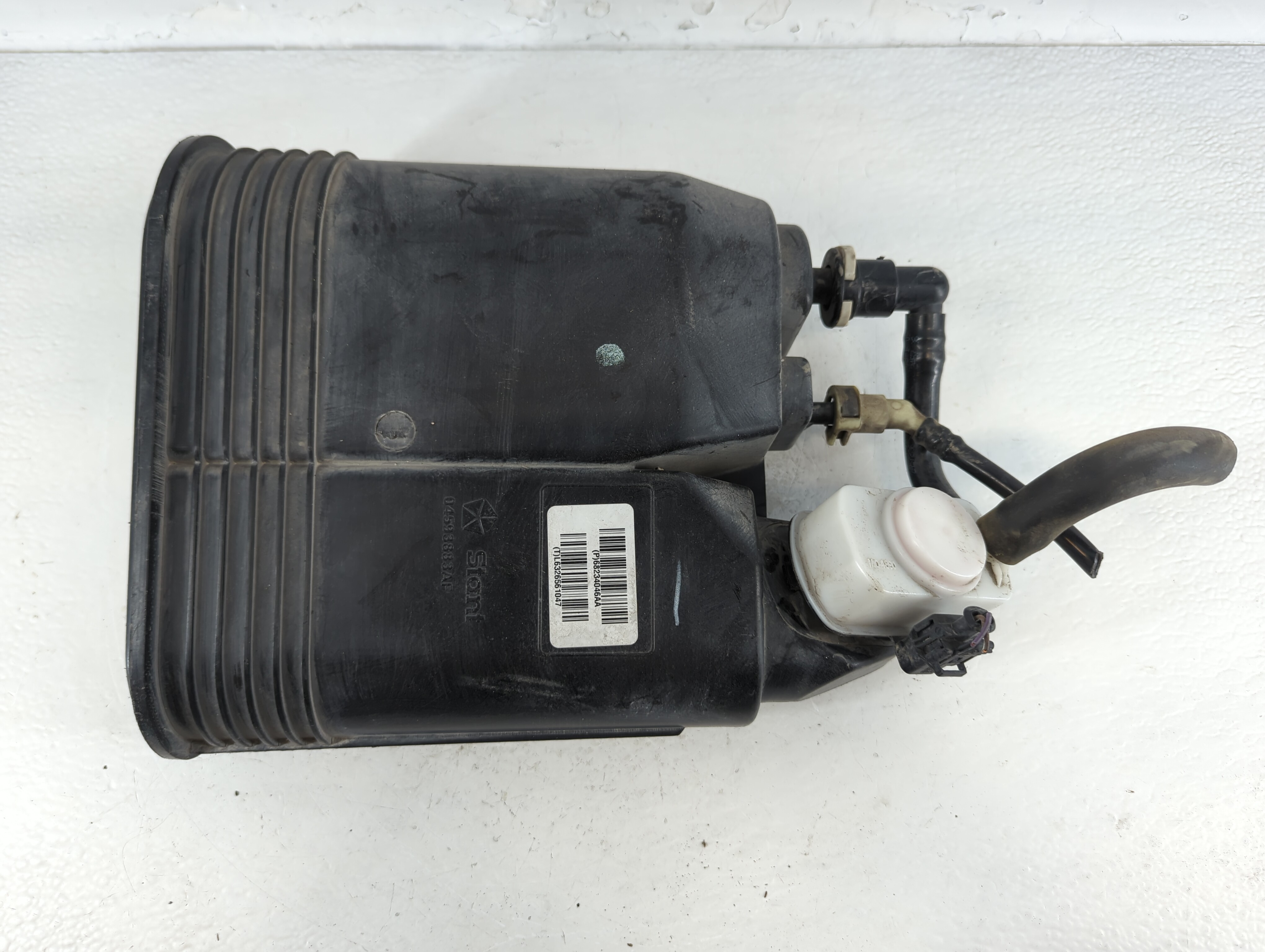 2017 Hyundai Santa Fe Fuel Vapor Charcoal Canister 915945 - Oemusedautoparts1.com