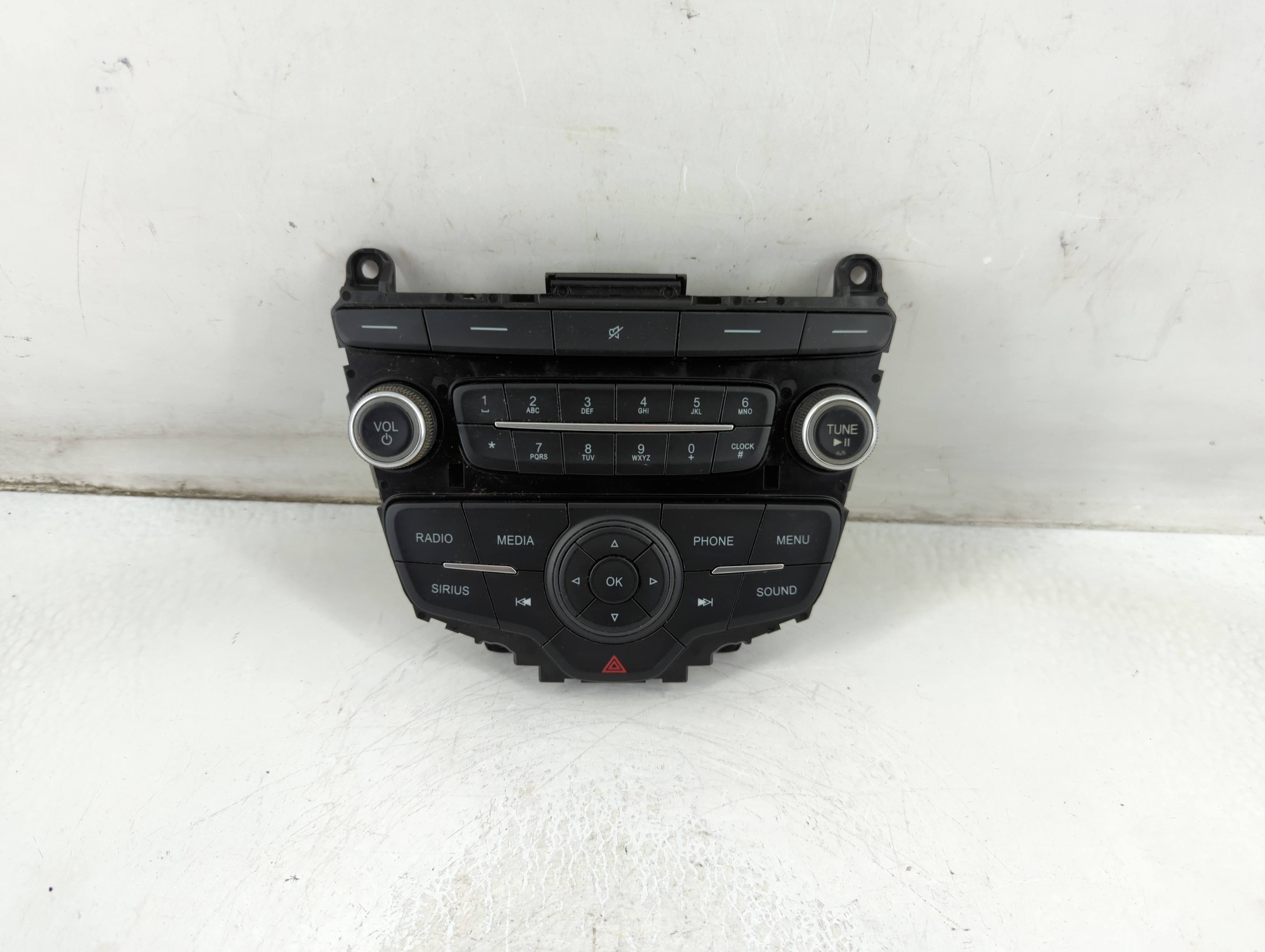 2015-2018 Ford Focus Am Fm Cd Player Radio Receiver 915952 - Oemusedautoparts1.com