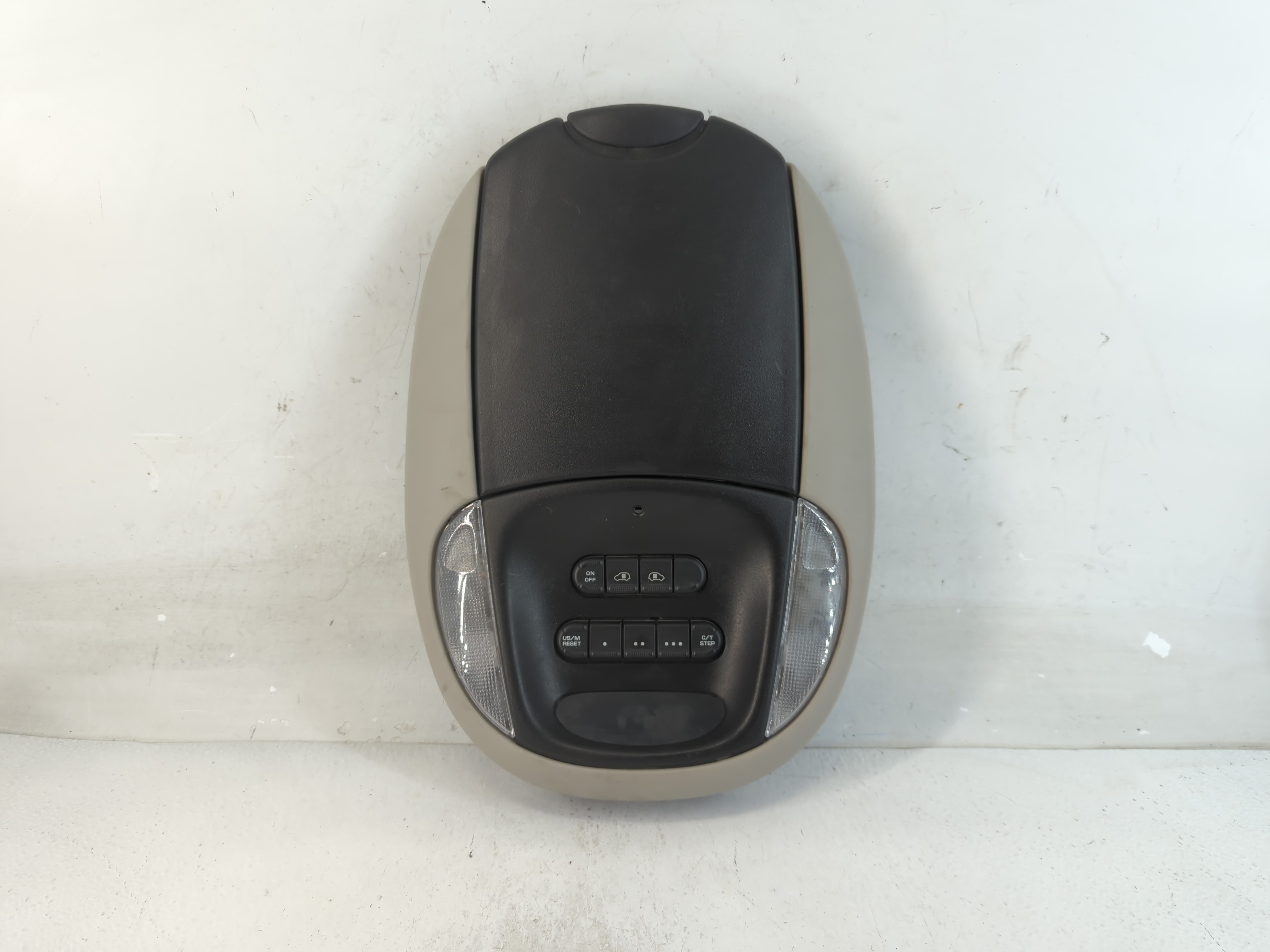 2007 Dodge Caravan Overhead Roof Console 915971 - Oemusedautoparts1.com