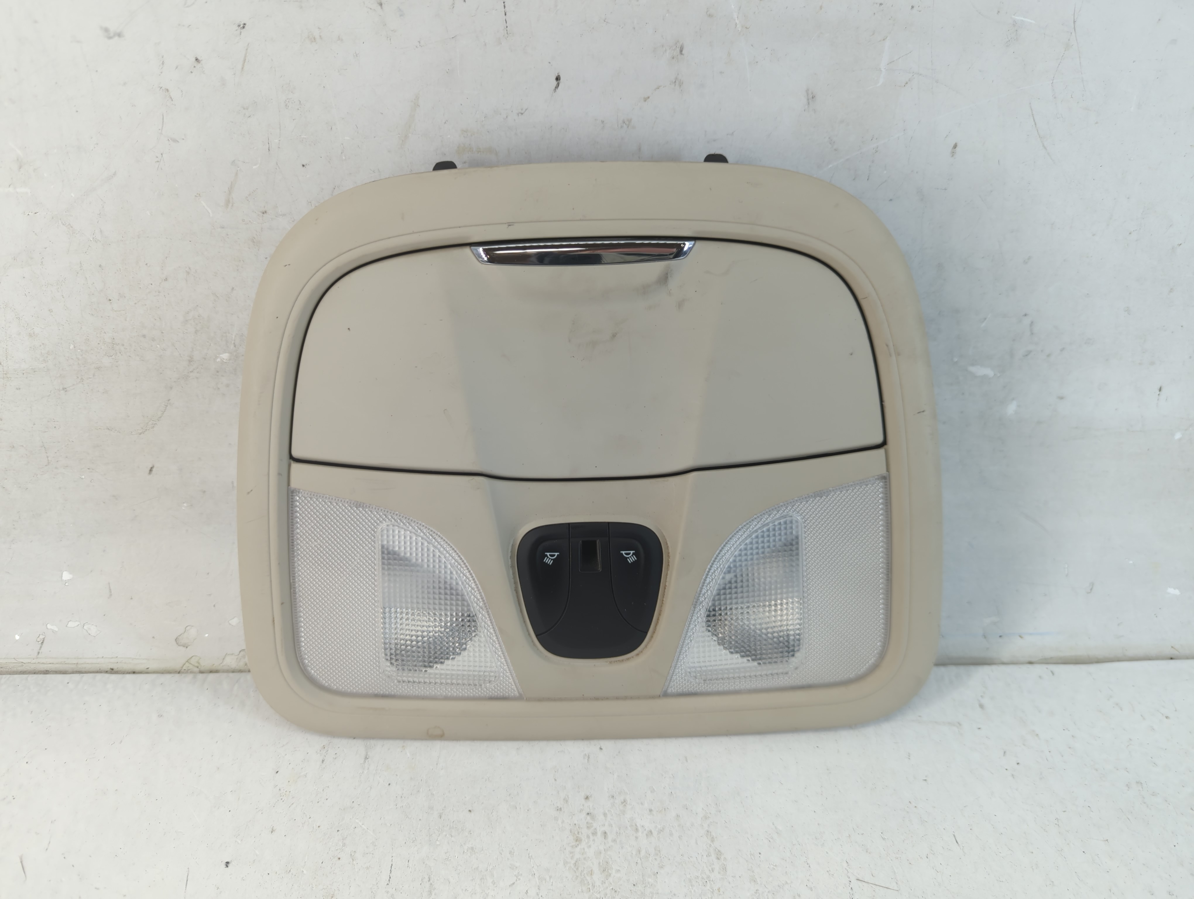 2015 Chrysler 200 Overhead Roof Console 915977 - Oemusedautoparts1.com