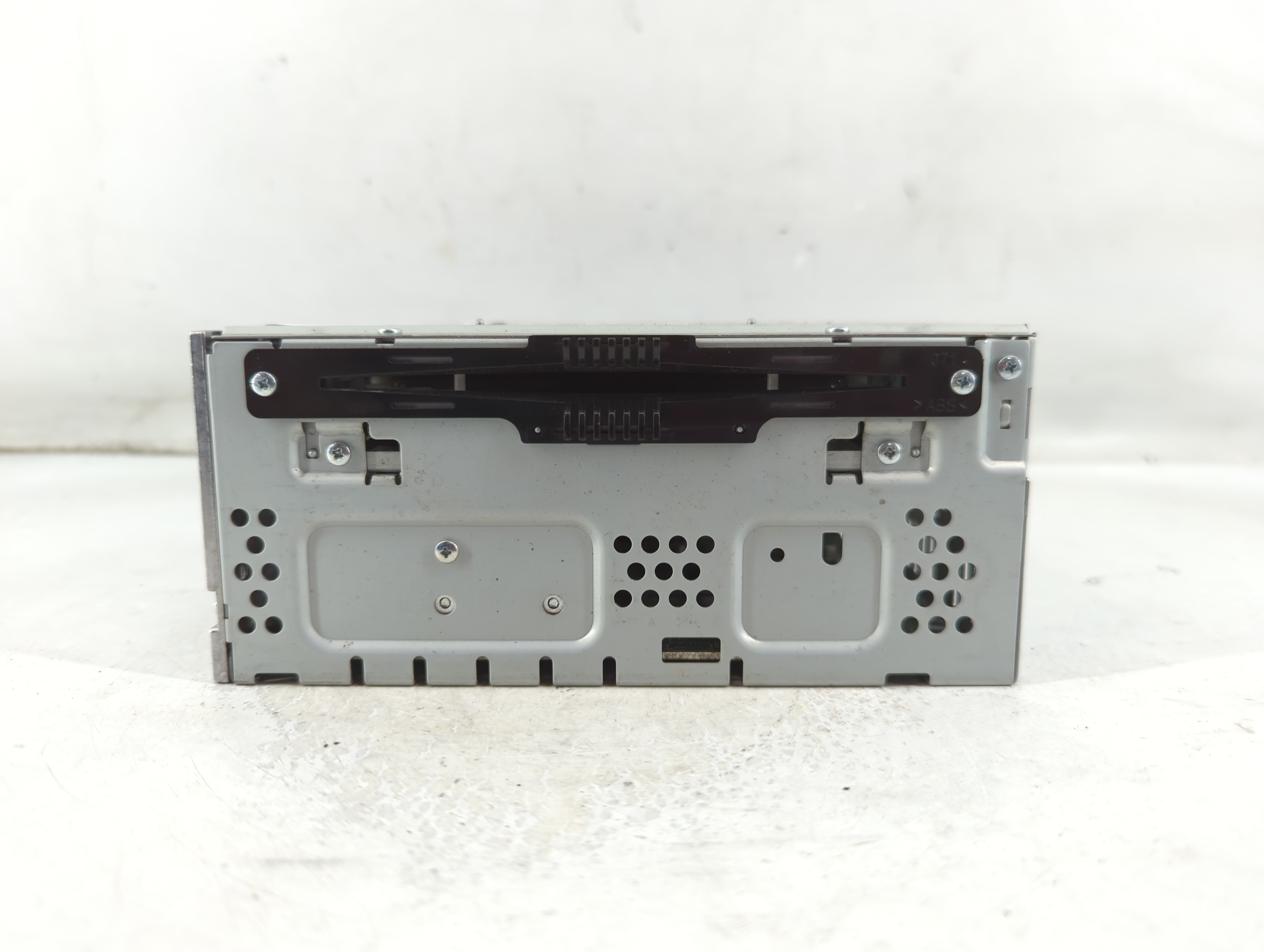 2016-2017 Ford Taurus Am Fm Cd Player Radio Receiver 915988 - Oemusedautoparts1.com