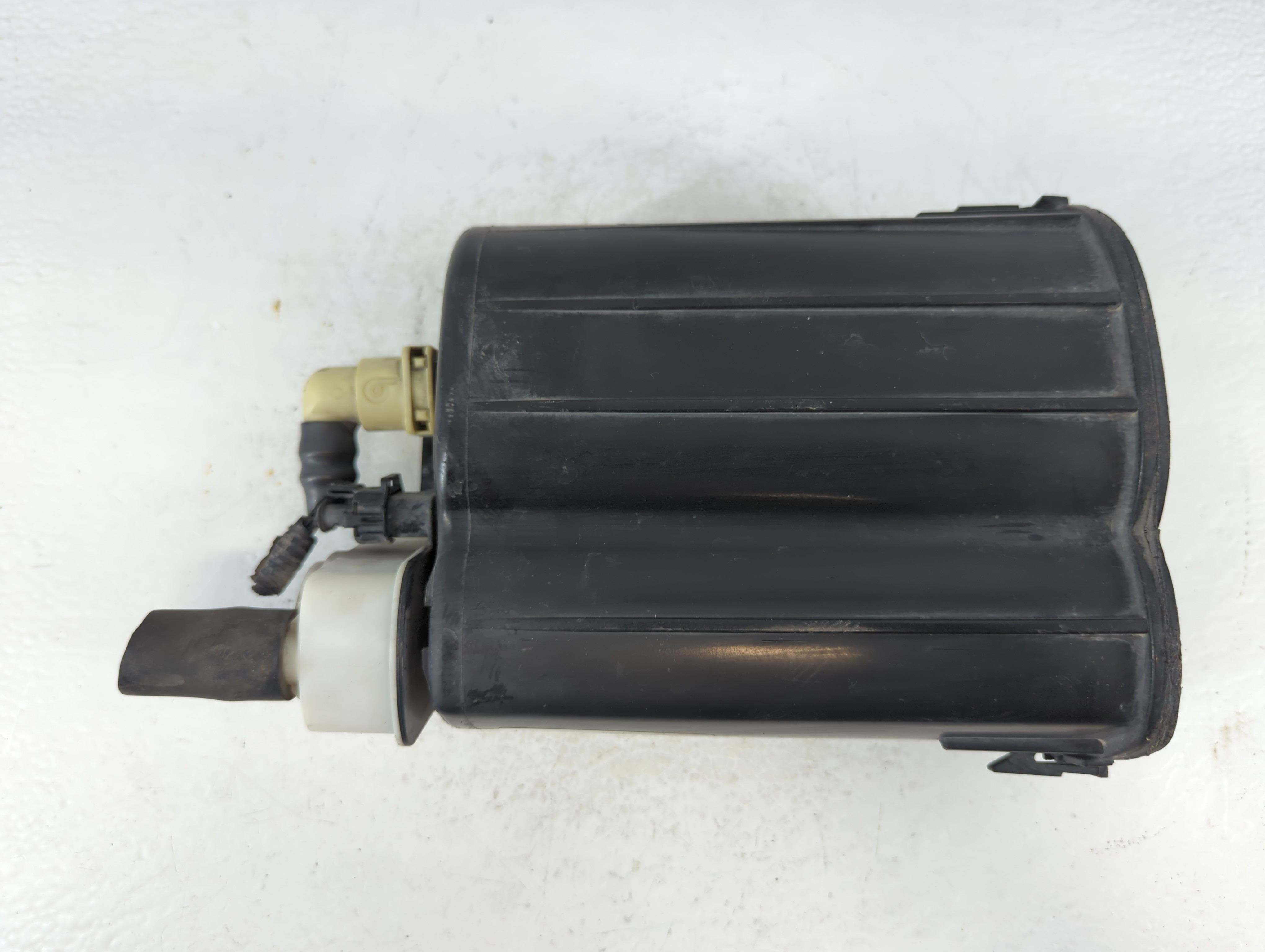 2014 Jeep Compass Fuel Vapor Charcoal Canister 916029 - Oemusedautoparts1.com