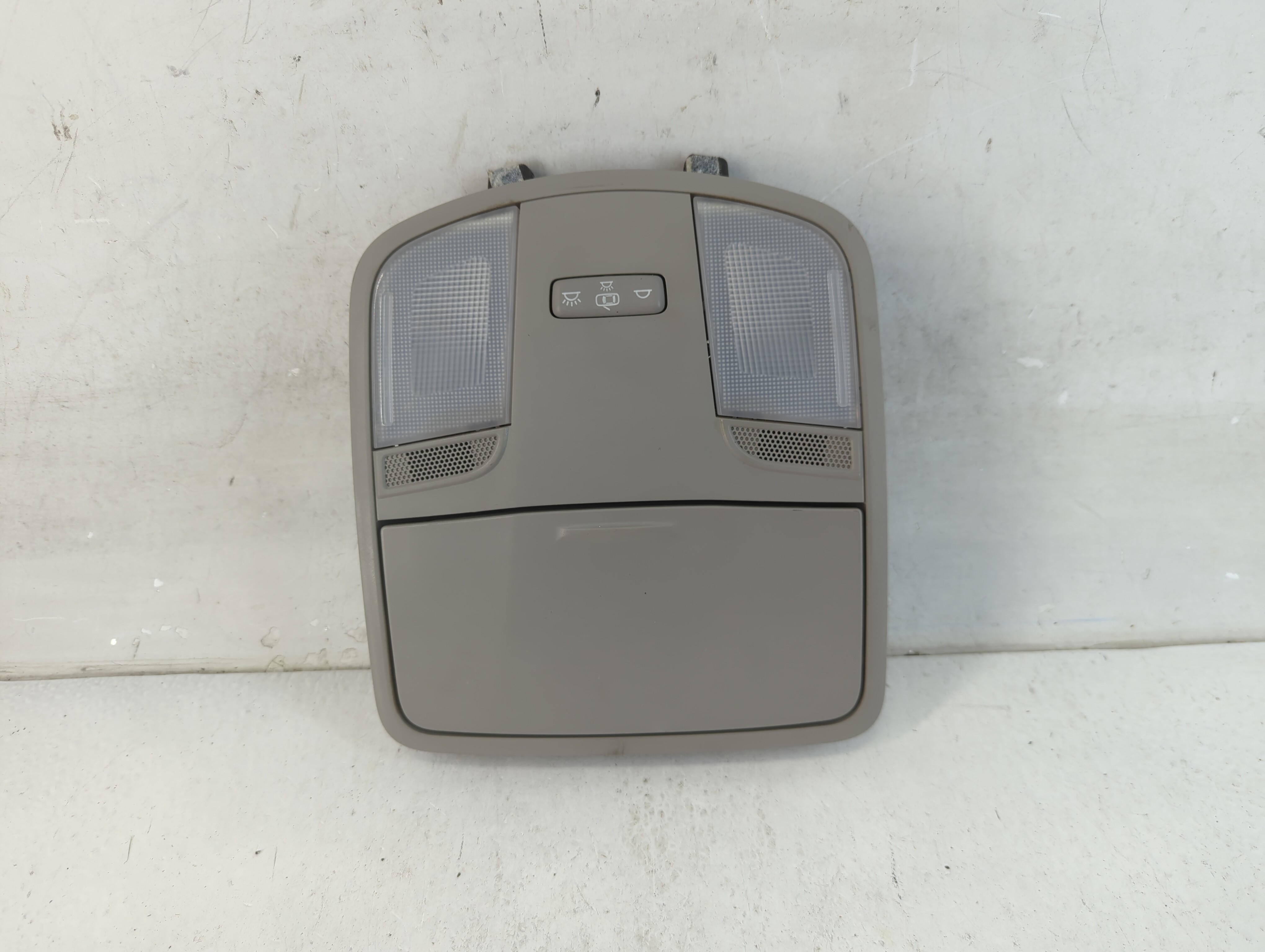 2018 Hyundai Ioniq Overhead Roof Console 916040 - Oemusedautoparts1.com