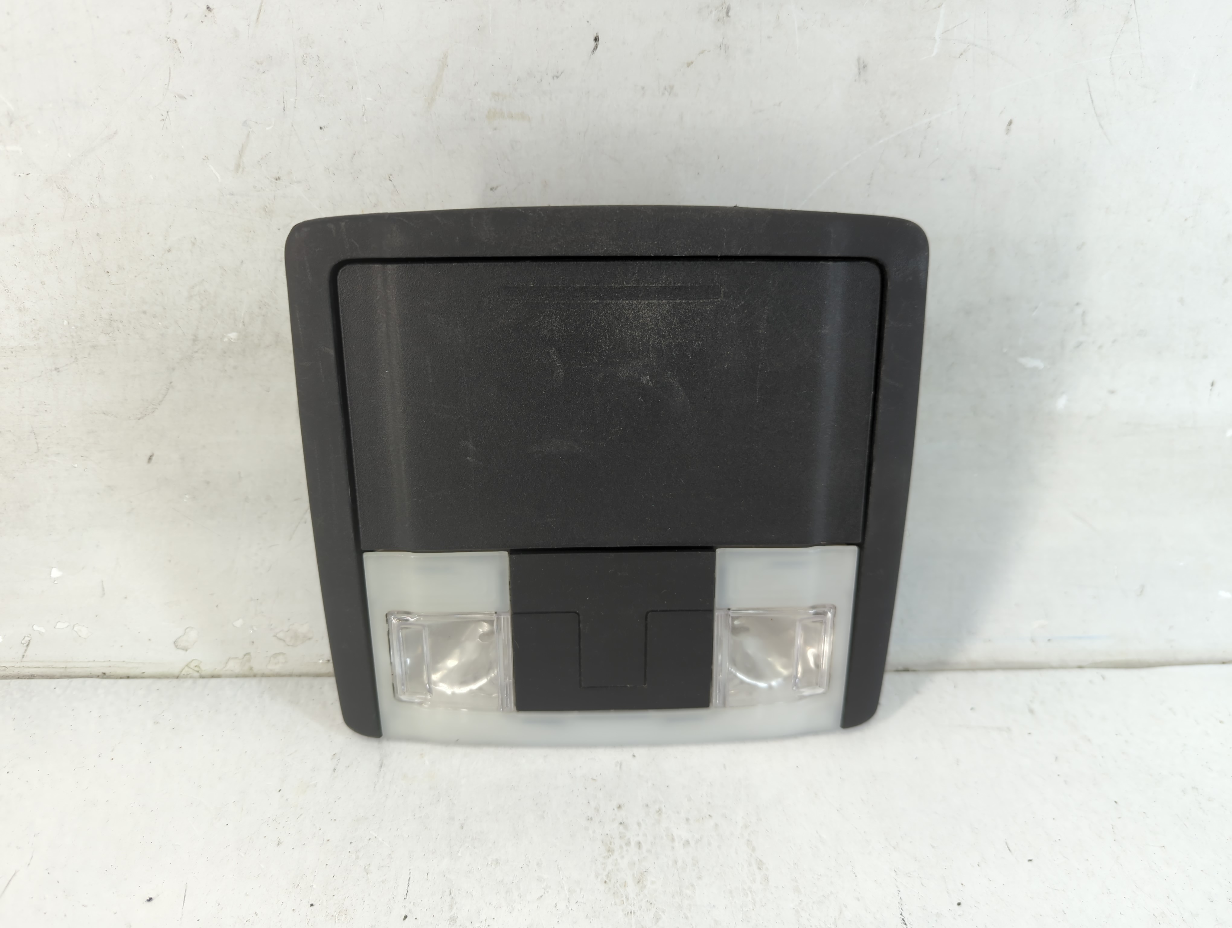 2017 Ford Explorer Overhead Roof Console 916060 - Oemusedautoparts1.com