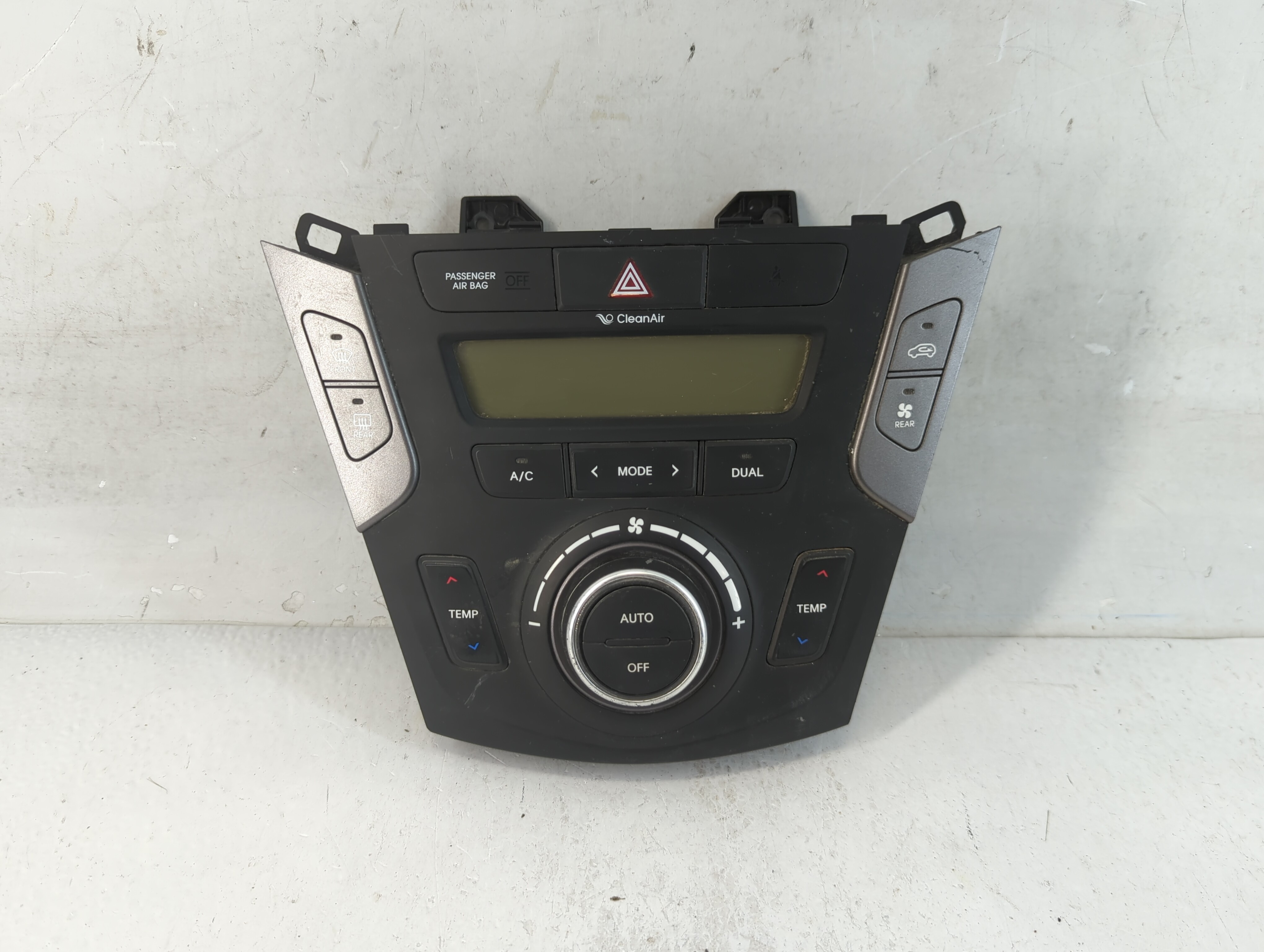 2013-2016 Hyundai Santa Fe Ac Heater Climate Control 97250-2wxxx 916092 - Oemusedautoparts1.com