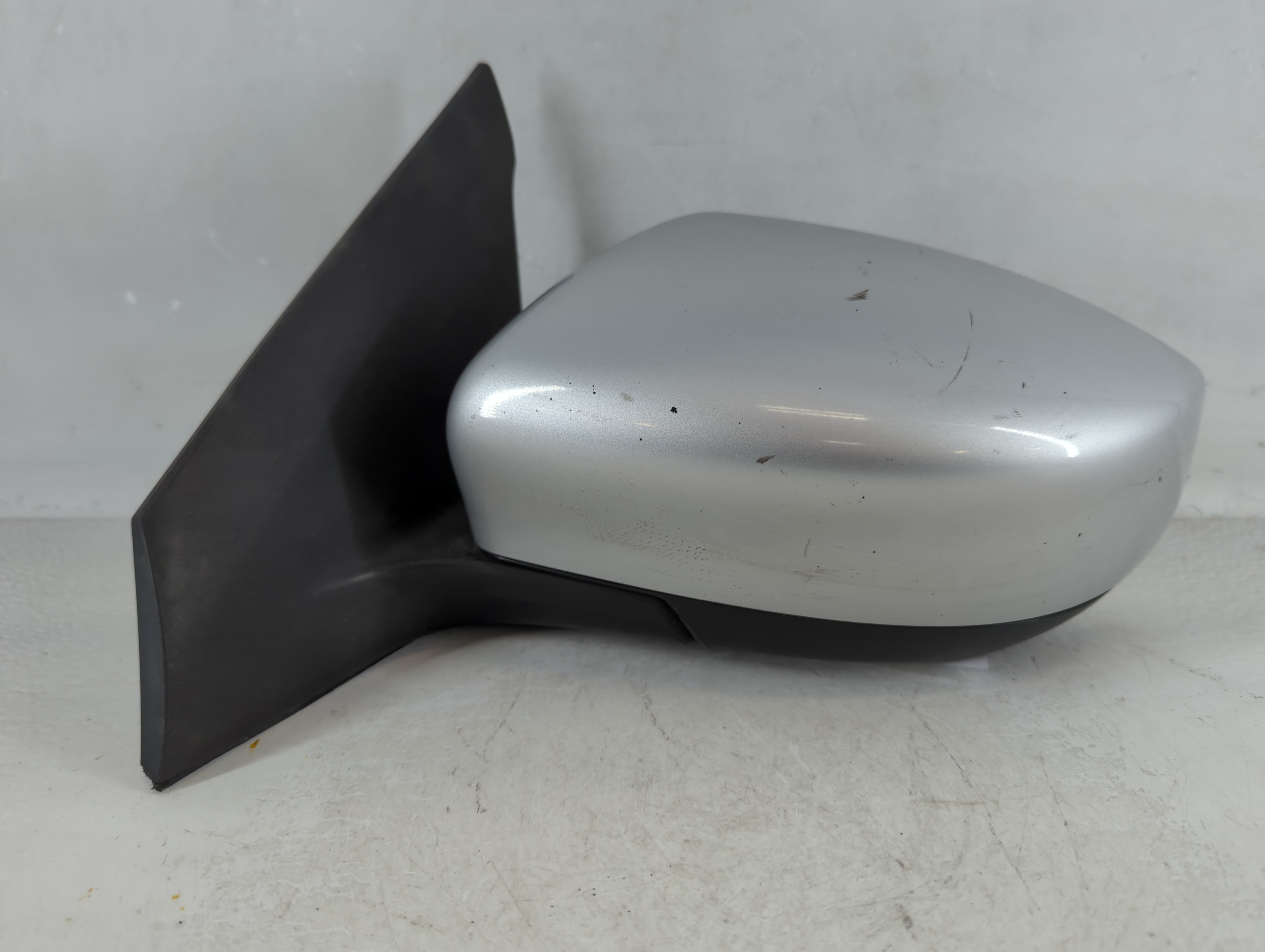 2016-2019 Nissan Sentra Driver Left Side View Power Door Mirror Silver 916284 - Oemusedautoparts1.com