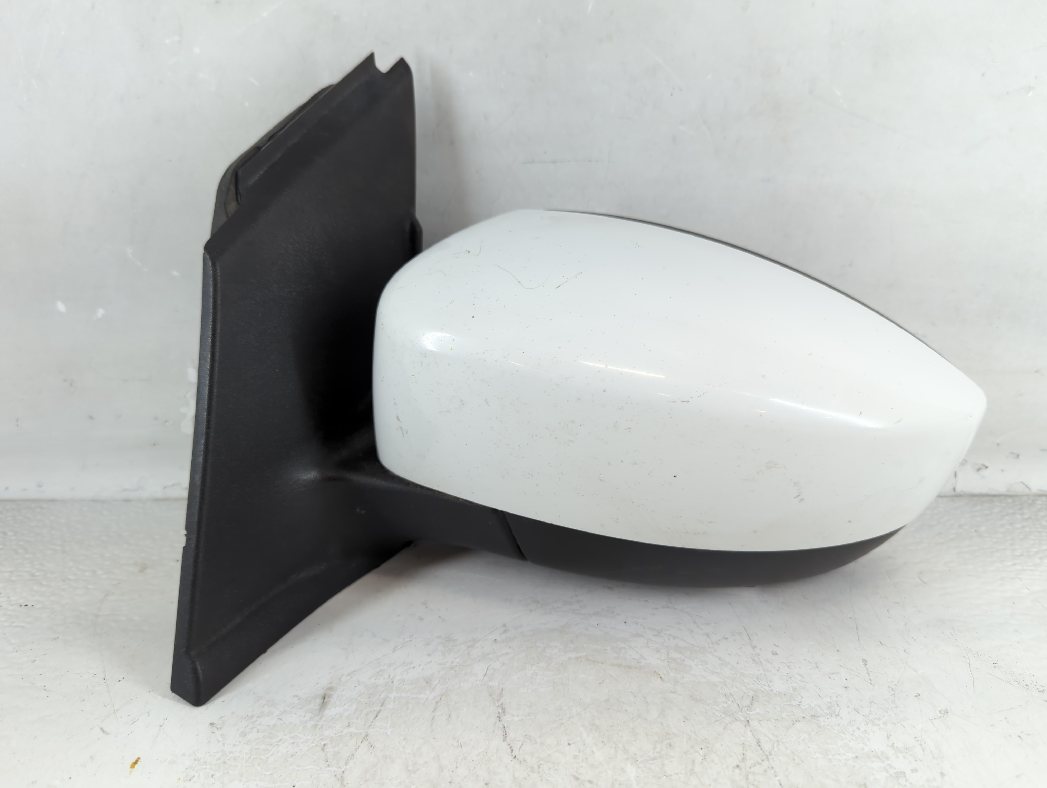 2013-2016 Ford Escape Driver Left Side View Power Door Mirror White 916289 - Oemusedautoparts1.com