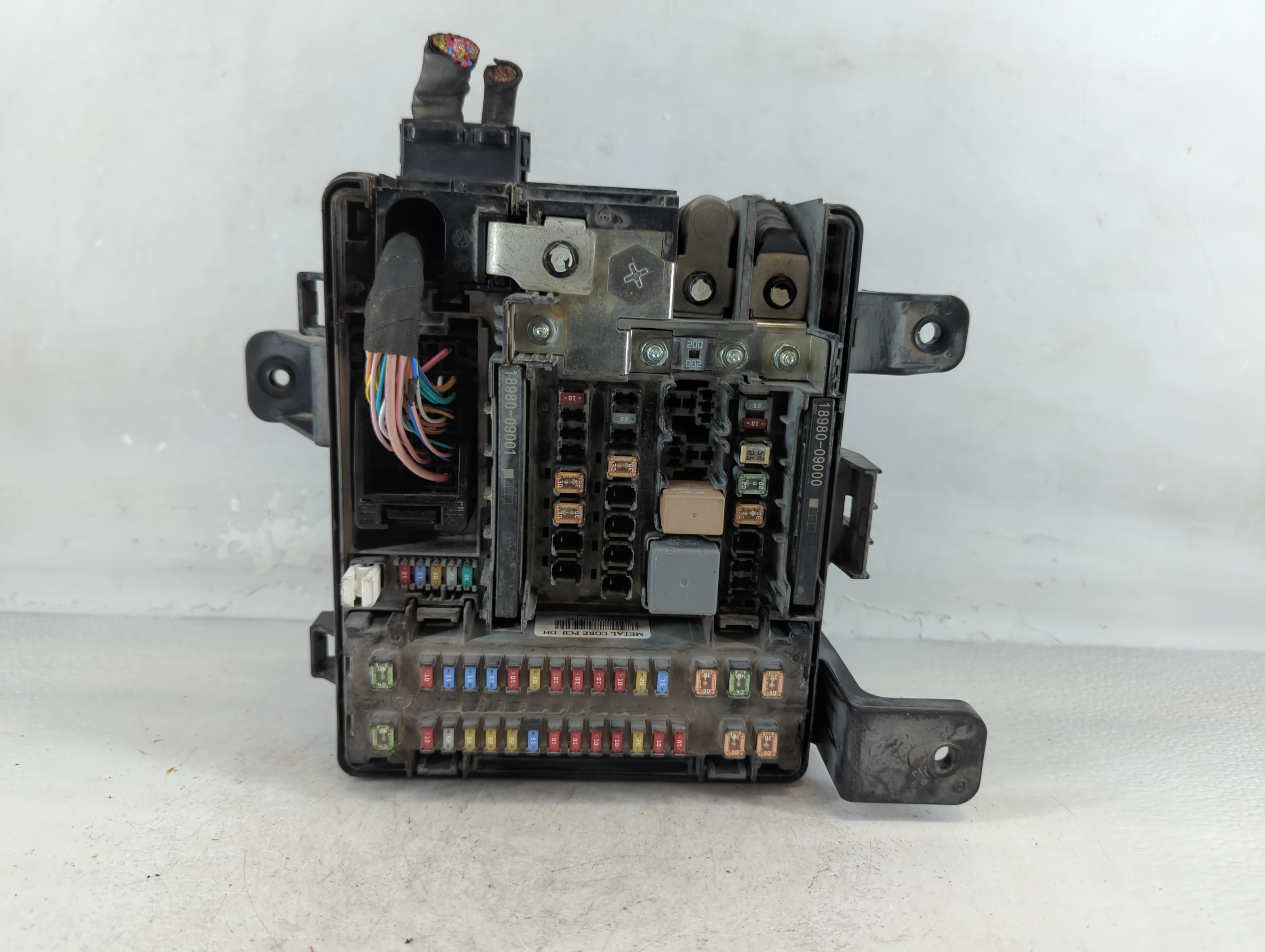 2017-2017 Genesis G80 Fusebox Fuse Box Relay Module 91204-b1835 916318 - Oemusedautoparts1.com
