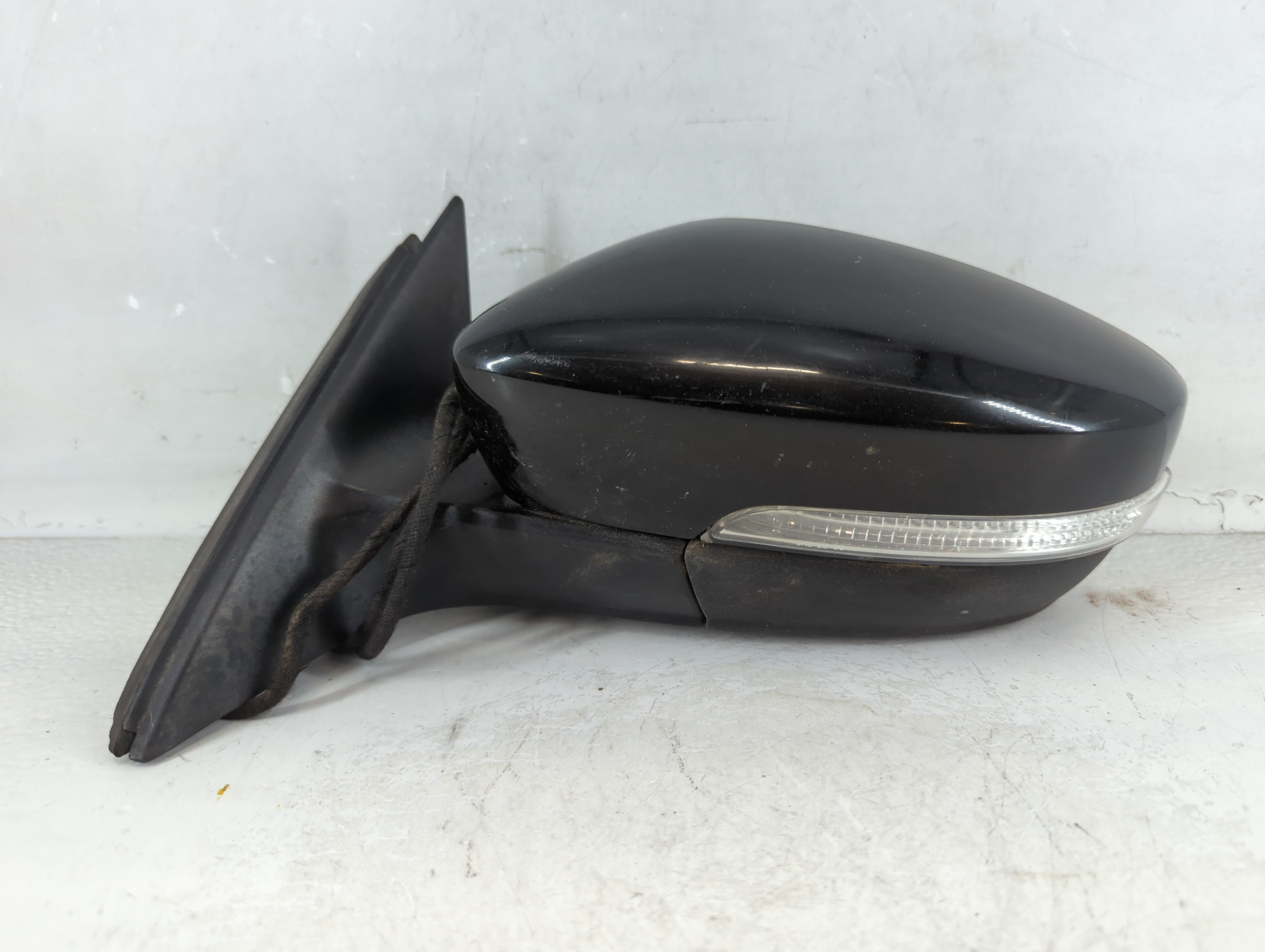 2013-2015 Volkswagen Passat Driver Left Side View Power Door Mirror Black 916374 - Oemusedautoparts1.com