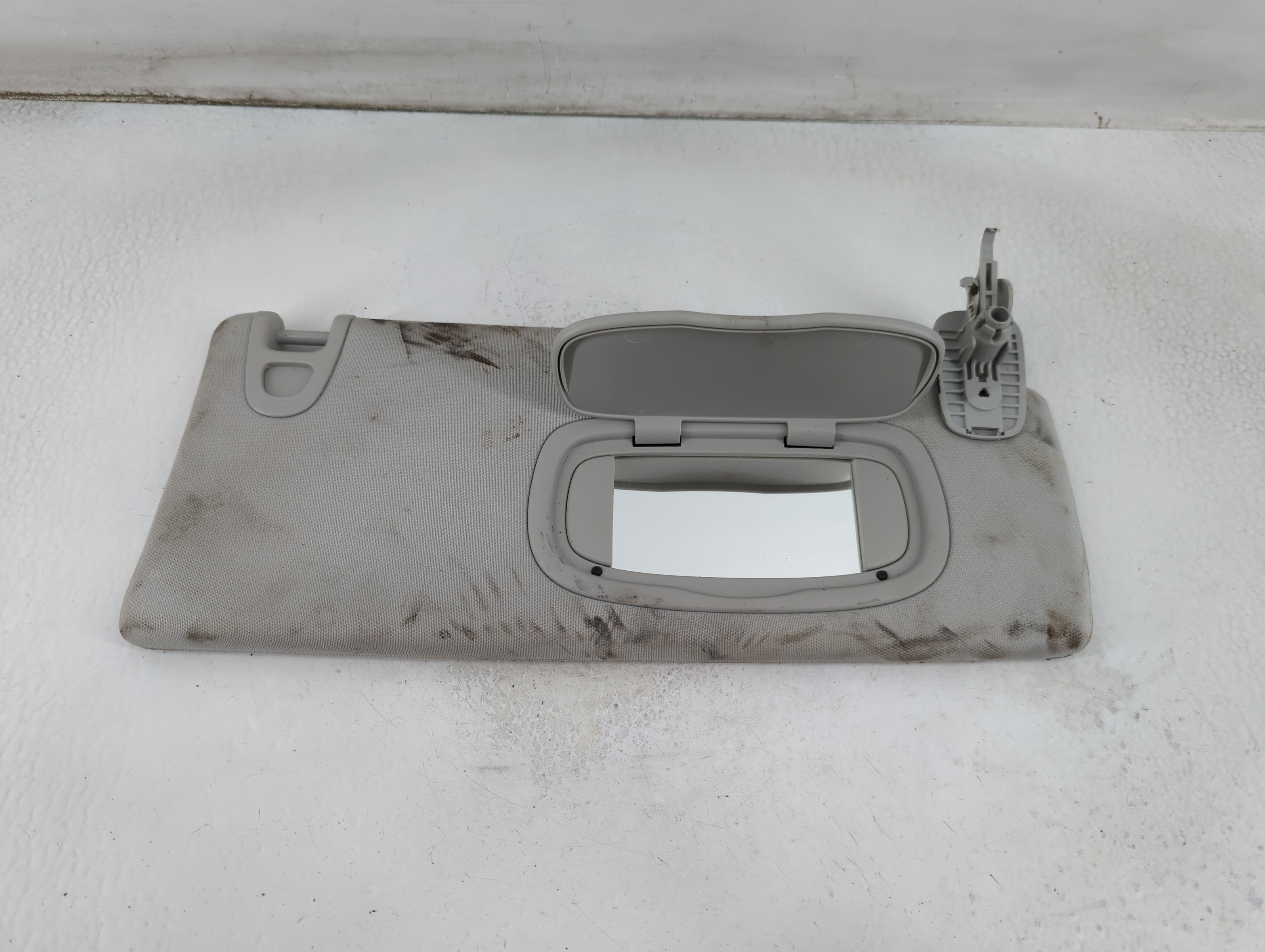 2019-2022 Jeep Cherokee Passenger Sun Visor Mirror Right Sunvisor Gray 916390 - Oemusedautoparts1.com
