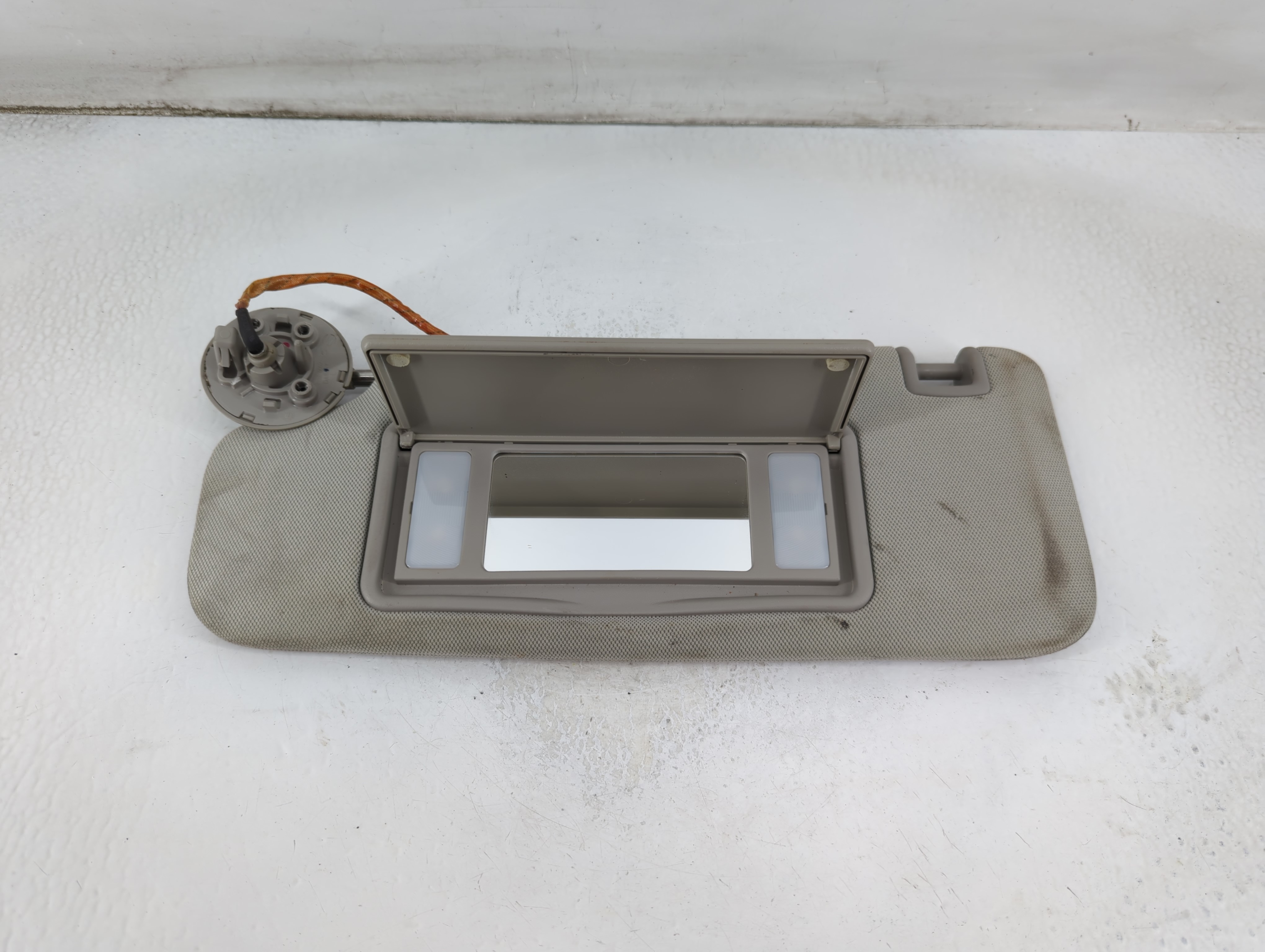 2013-2016 Chevrolet Malibu Driver Sun Visor Mirror Left Sunvisor Grey 916395 - Oemusedautoparts1.com