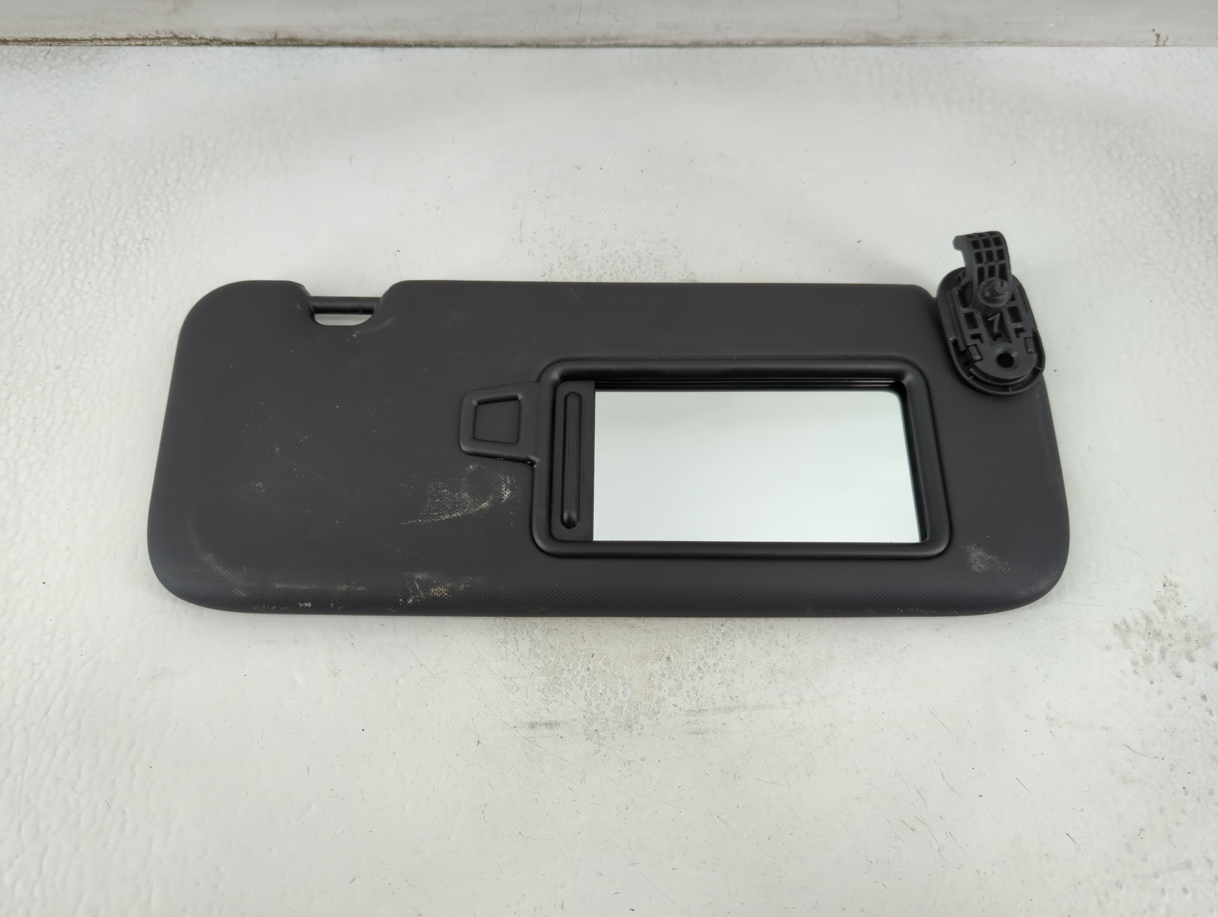 2021-2022 Hyundai Elantra Passenger Sun Visor Mirror Right Sunvisor Black 916399 - Oemusedautoparts1.com