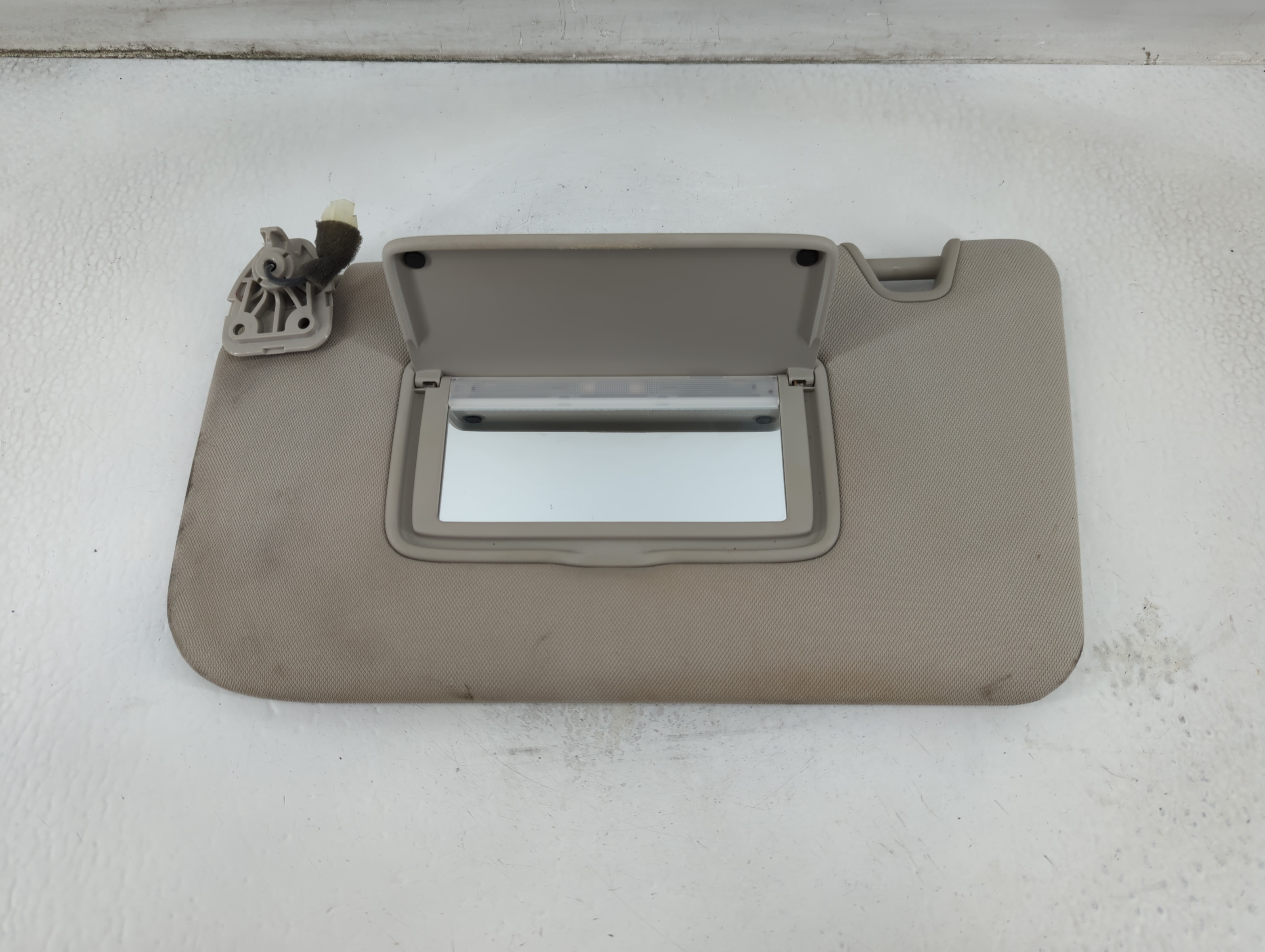 2014-2017 Nissan Rogue Driver Sun Visor Mirror Left Sunvisor Grey 916400 - Oemusedautoparts1.com