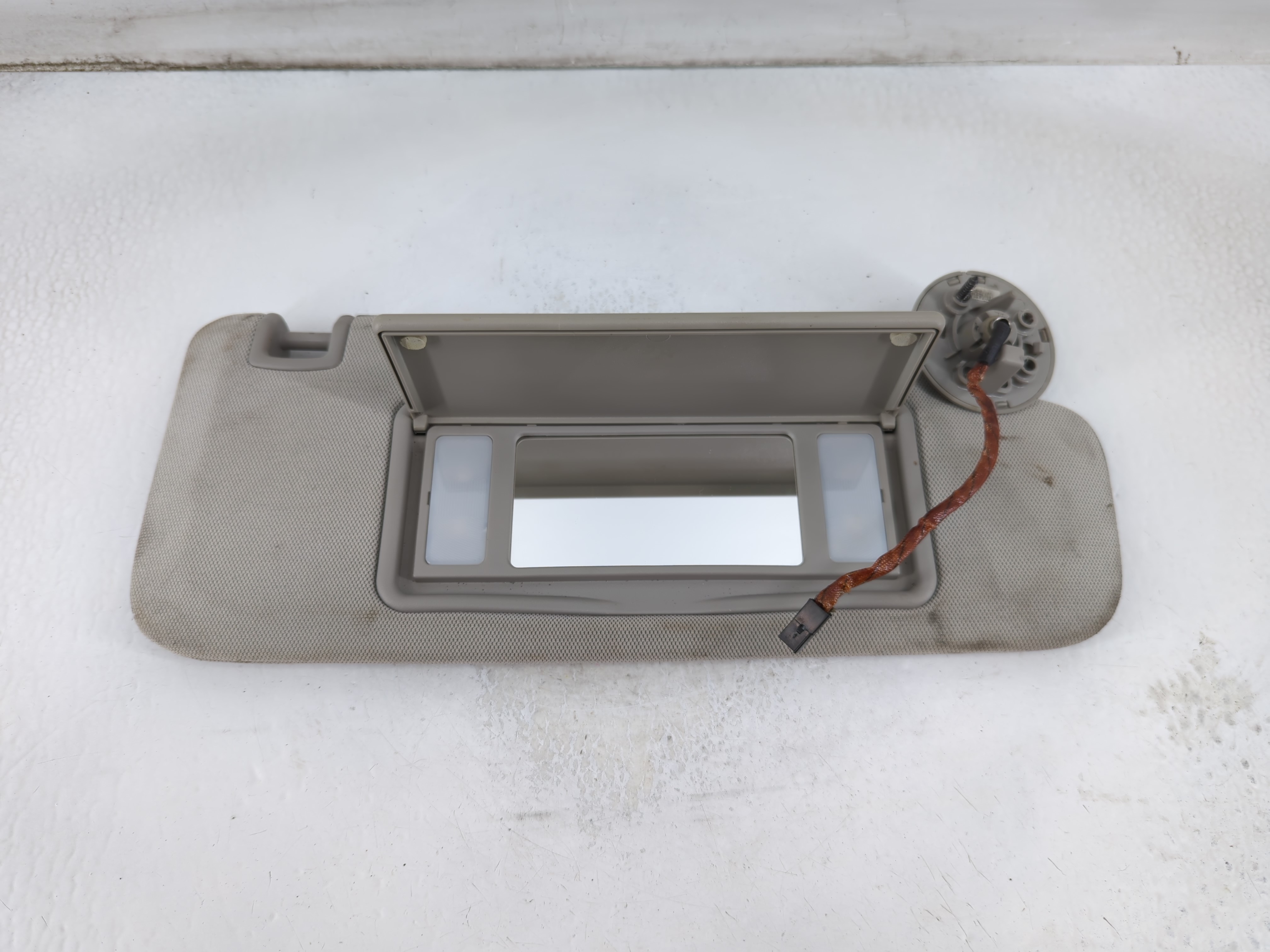 2013-2016 Chevrolet Malibu Passenger Sun Visor Mirror Right Sunvisor Grey 916402 - Oemusedautoparts1.com