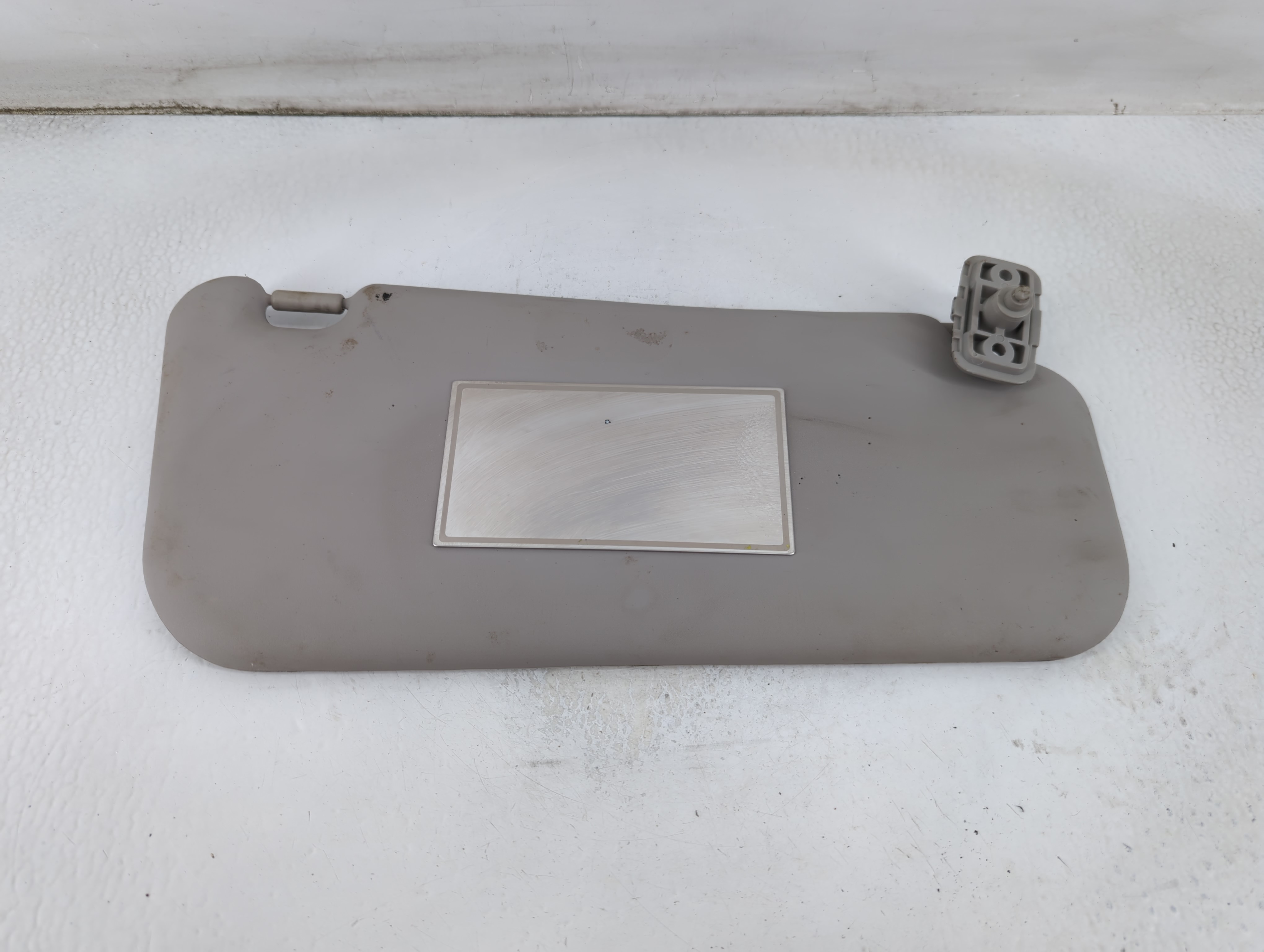 2010-2013 Kia Soul Passenger Sun Visor Mirror Right Sunvisor Grey 916416 - Oemusedautoparts1.com