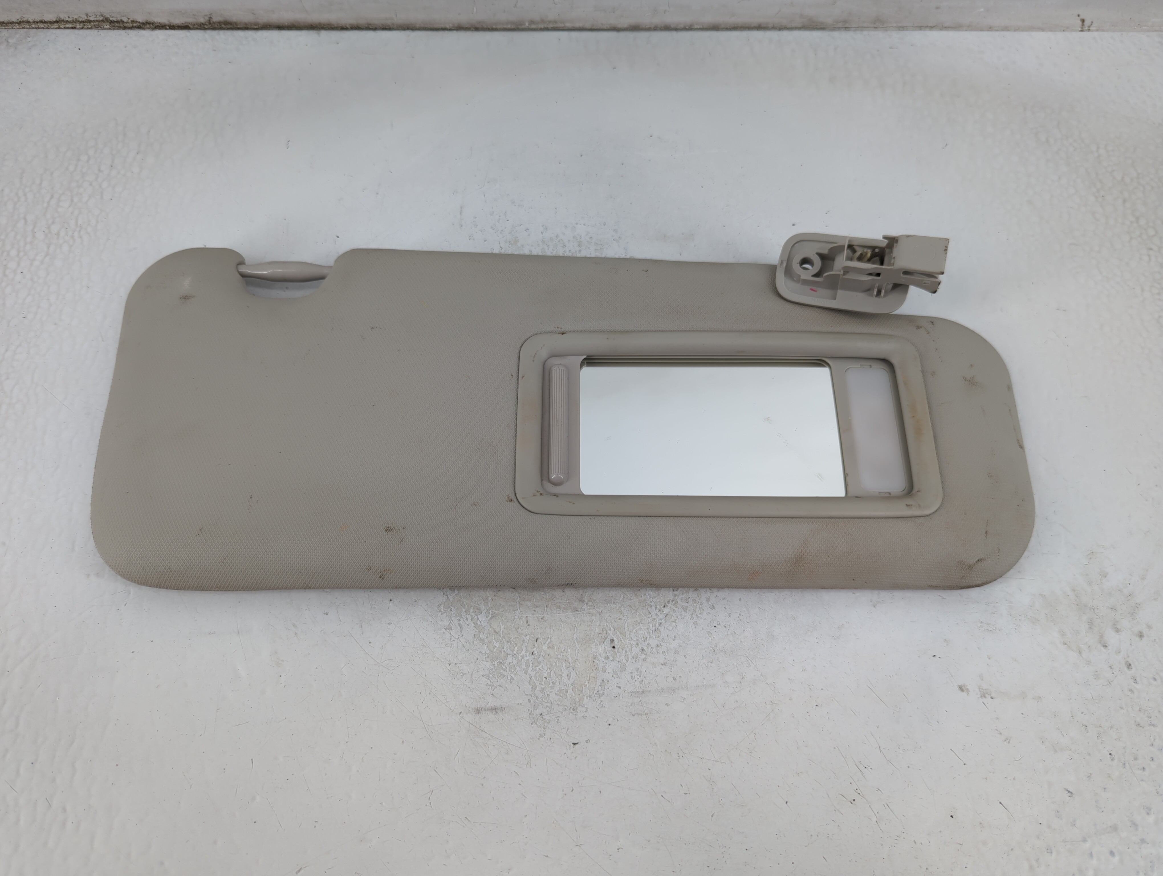 2014-2018 Mazda 3 Passenger Sun Visor Mirror Right Sunvisor Ivory 916418 - Oemusedautoparts1.com