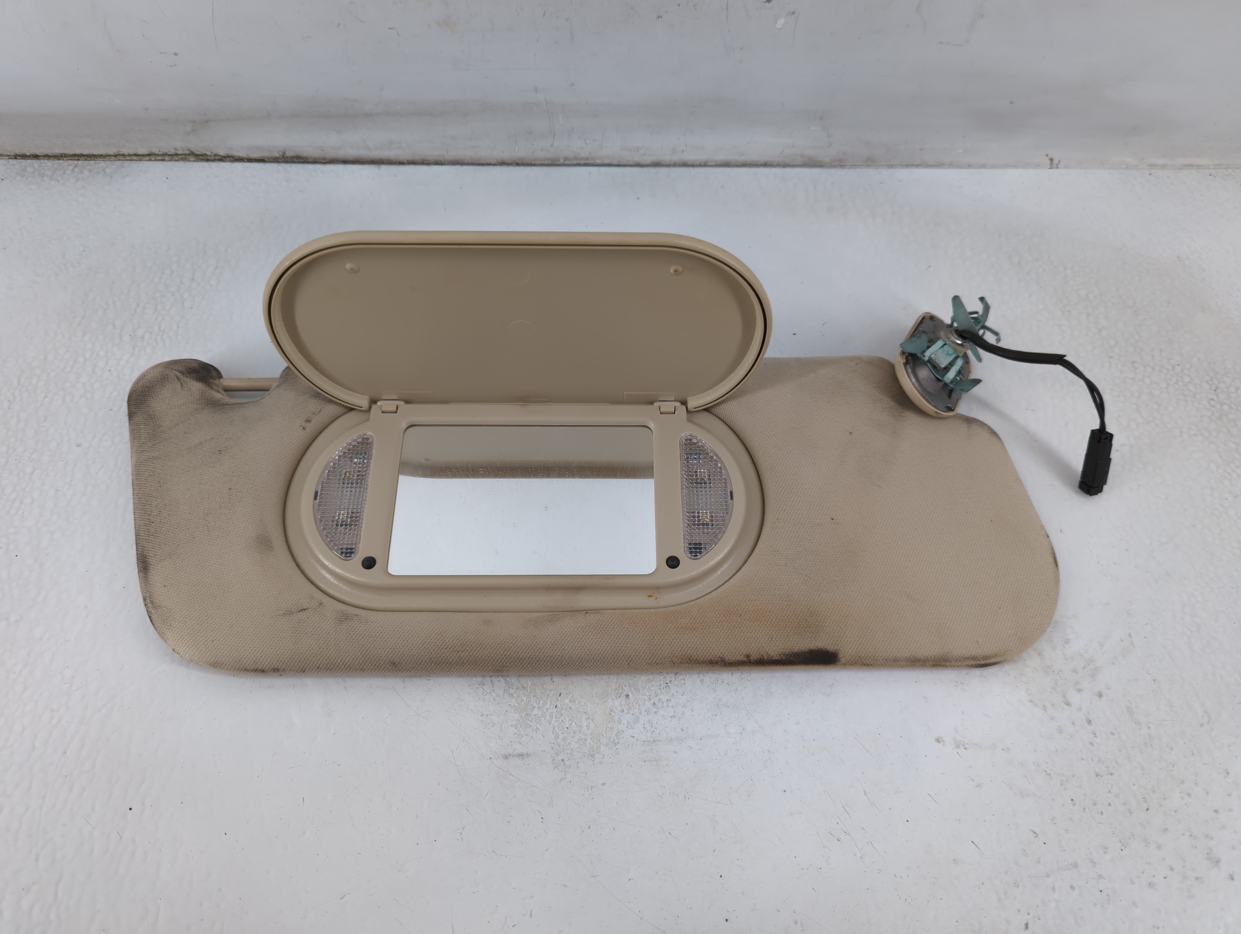 2003-2005 Lincoln Aviator Passenger Sun Visor Mirror Right Sunvisor Beige 916427 - Oemusedautoparts1.com