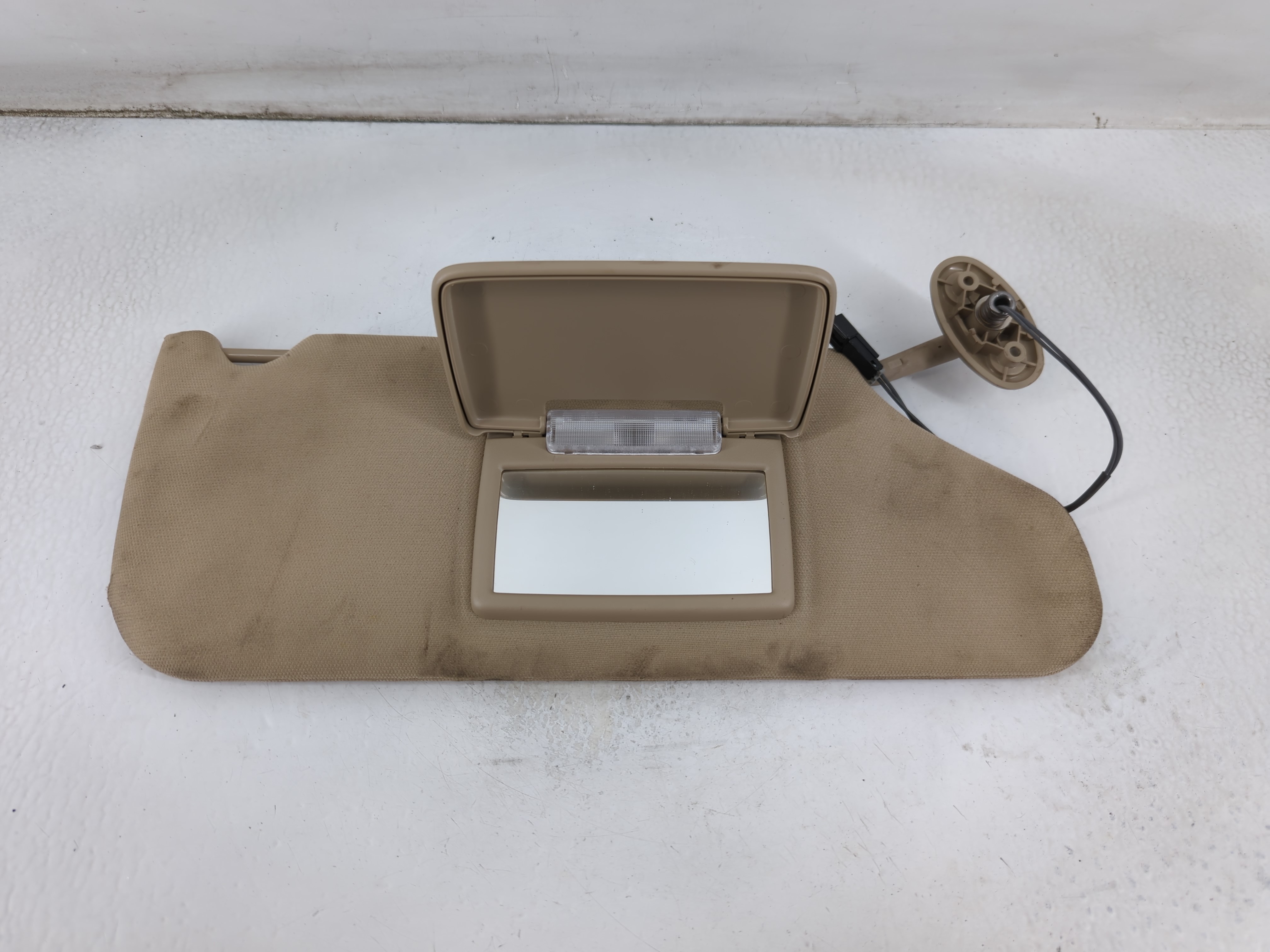 2011-2014 Chrysler 200 Passenger Sun Visor Mirror Right Sunvisor Beige 916430 - Oemusedautoparts1.com